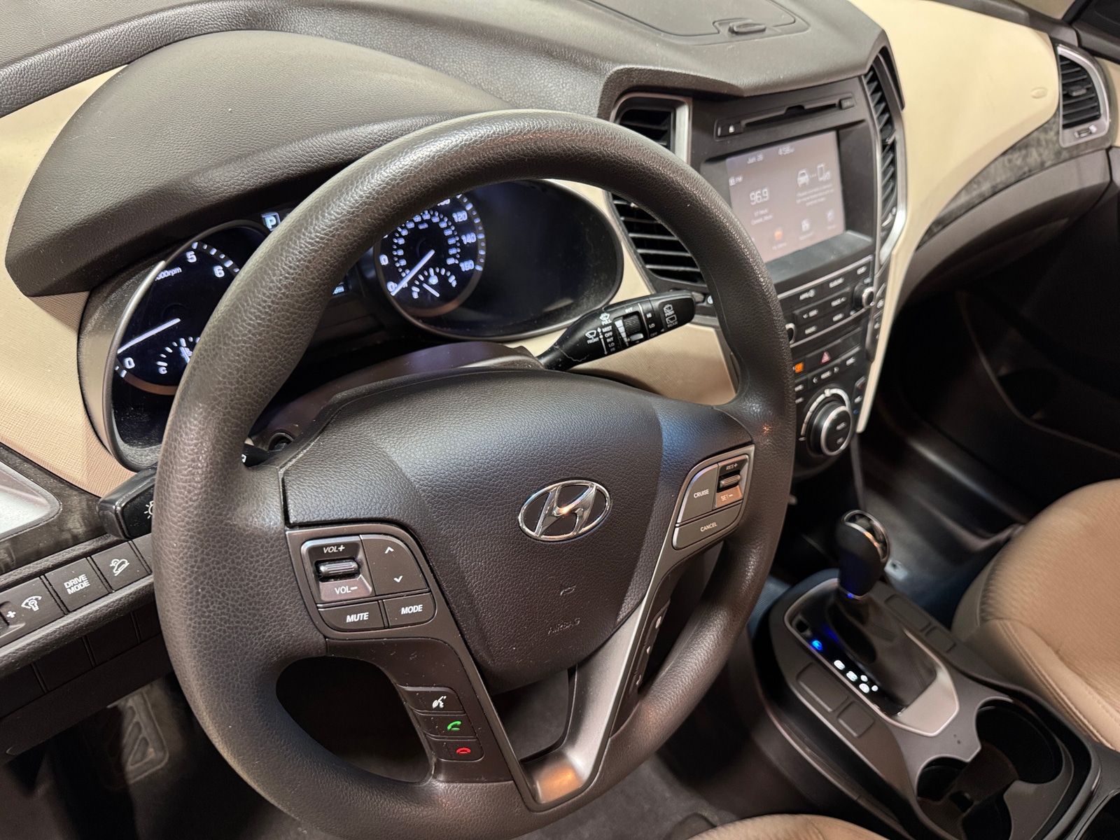 Thumbnail: 2017 Hyundai Santa Fe - 3