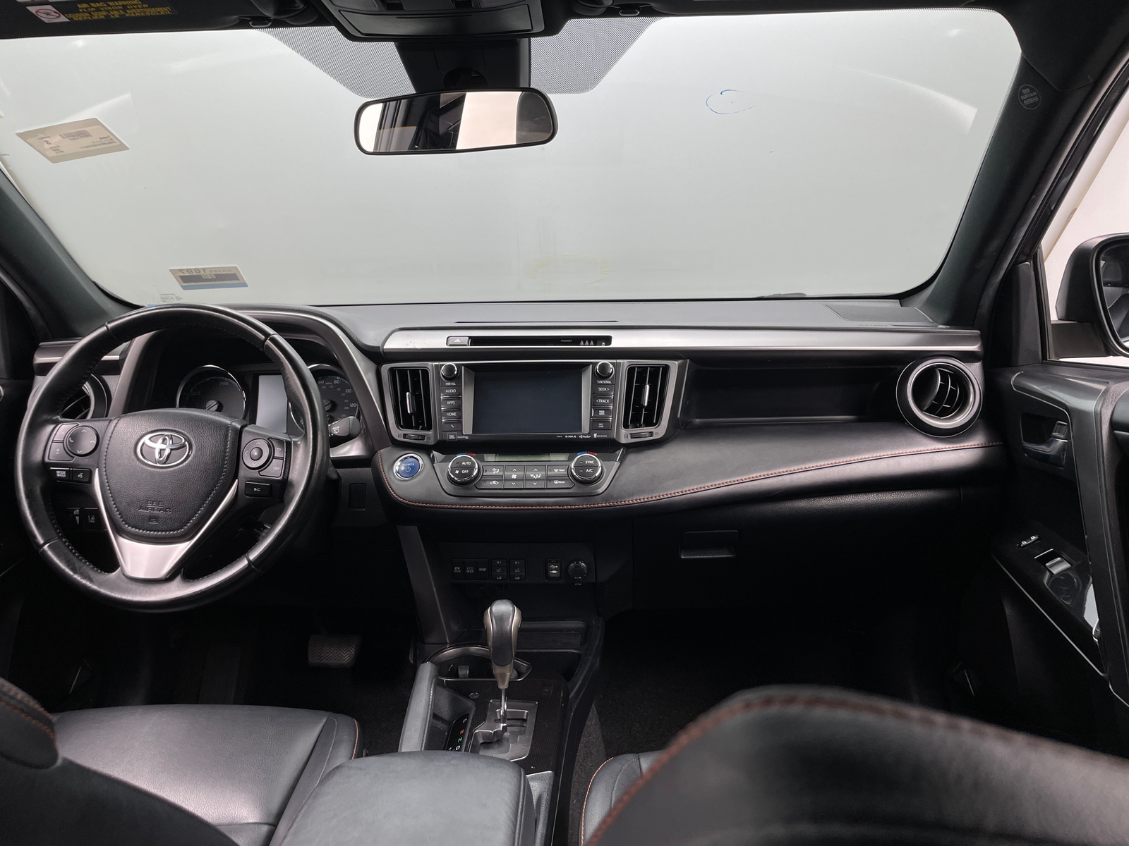 Thumbnail: 2018 Toyota RAV4 - 2