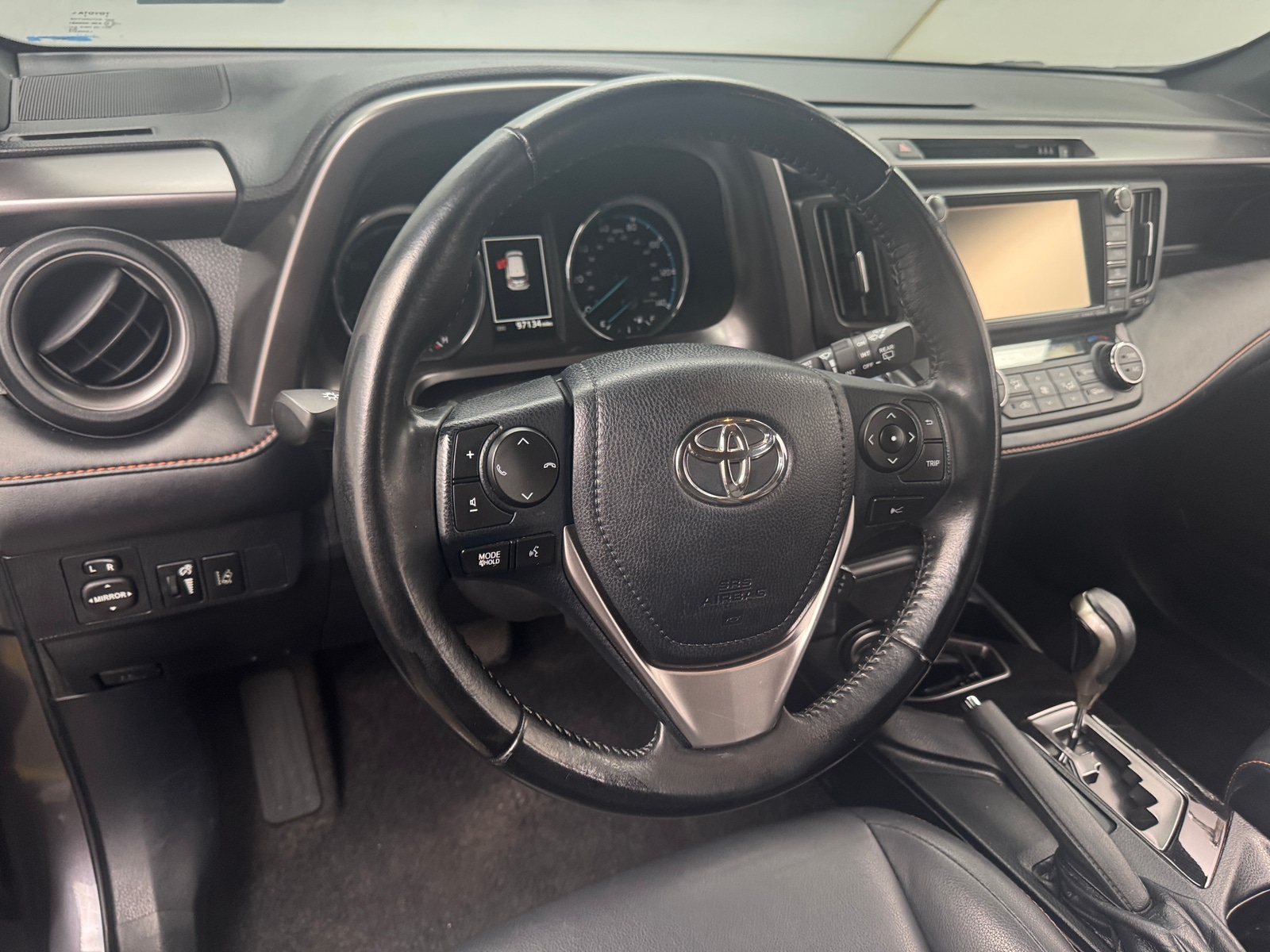 Thumbnail: 2018 Toyota RAV4 - 4