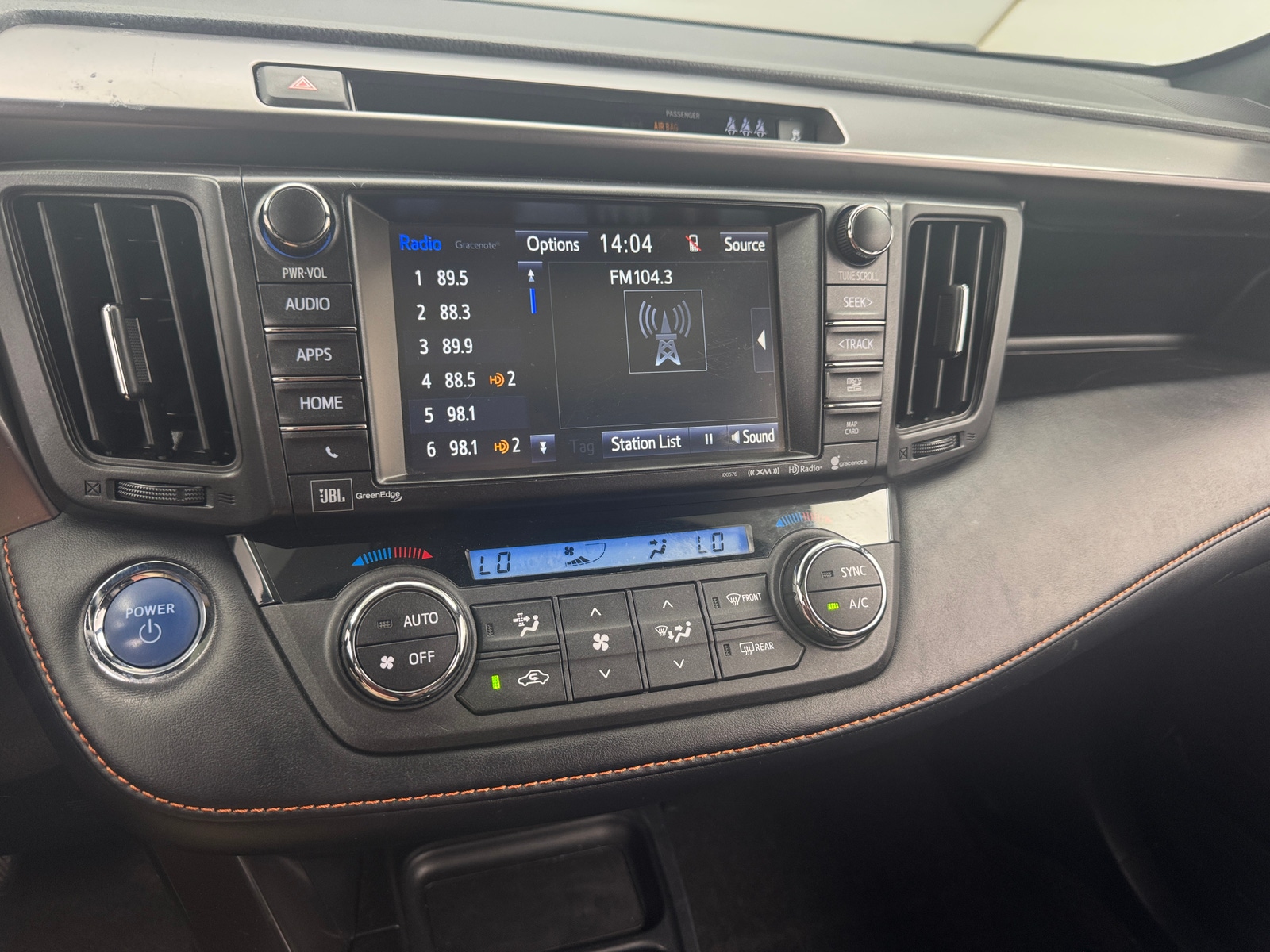 Thumbnail: 2018 Toyota RAV4 - 3