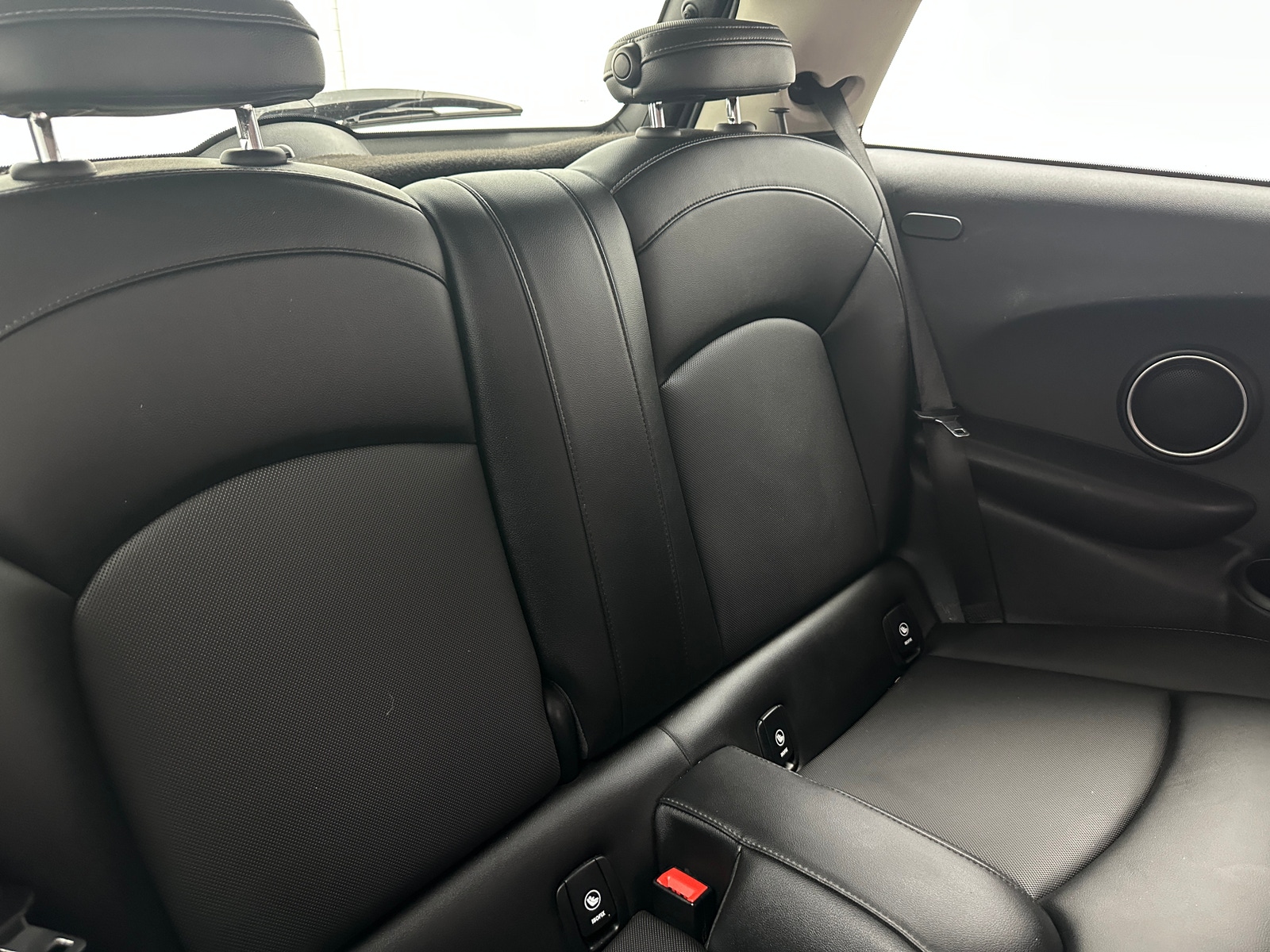 Thumbnail: 2015 MINI Cooper Hardtop - 5
