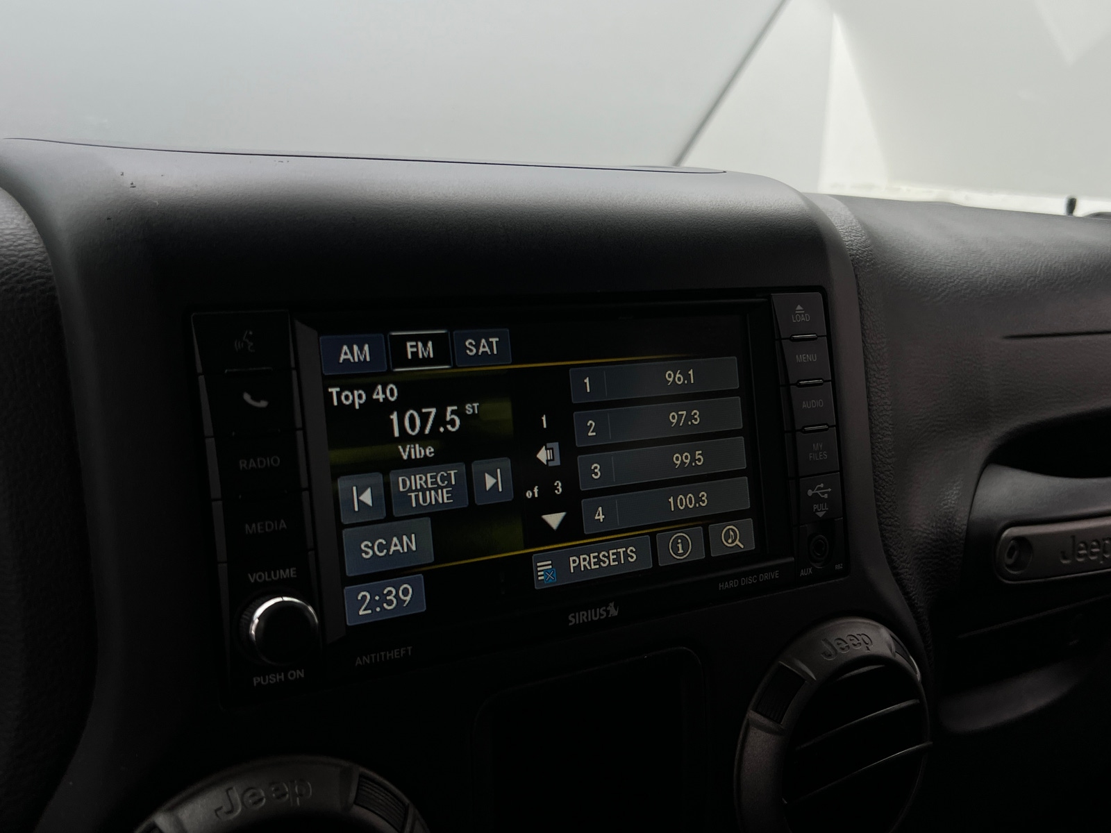 Thumbnail: 2015 Jeep Wrangler - 3