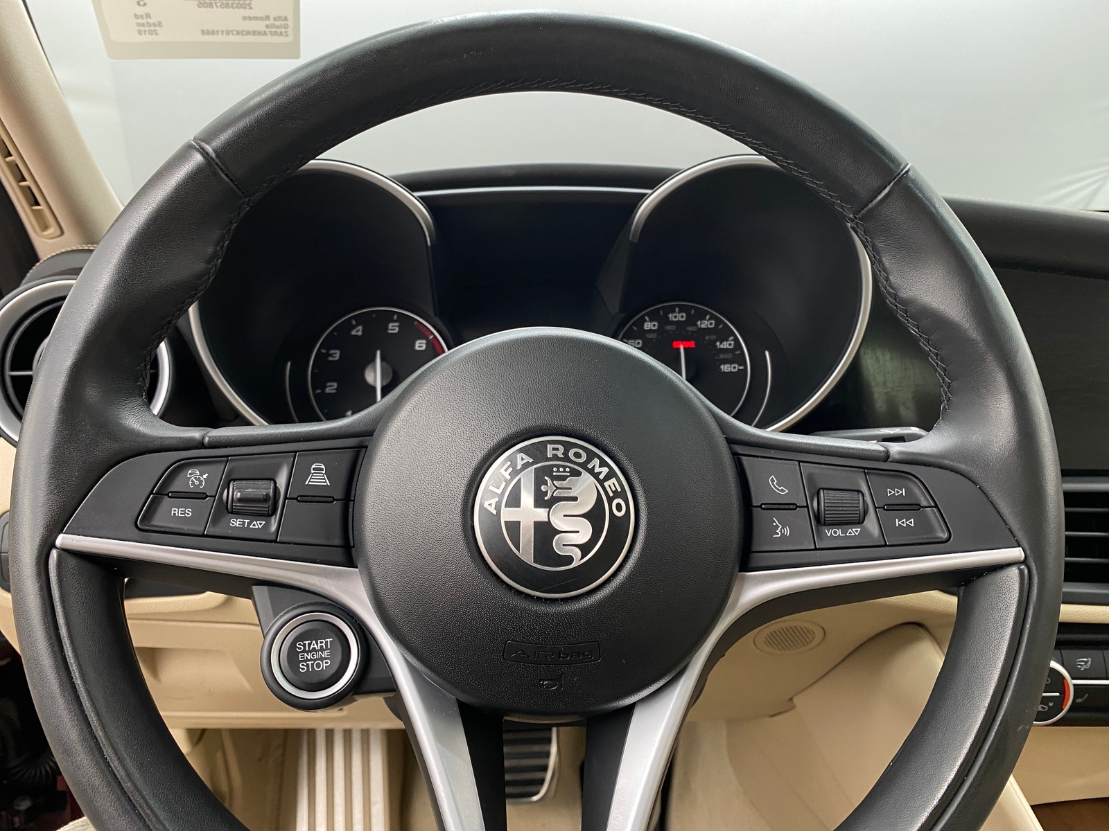 Thumbnail: 2019 Alfa Romeo Giulia - 4