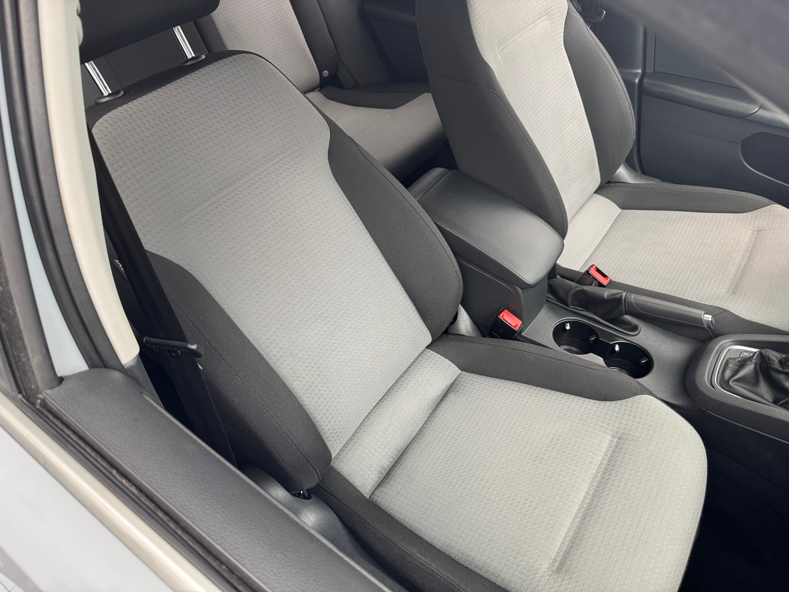 Thumbnail: 2017 Volkswagen Jetta - 2