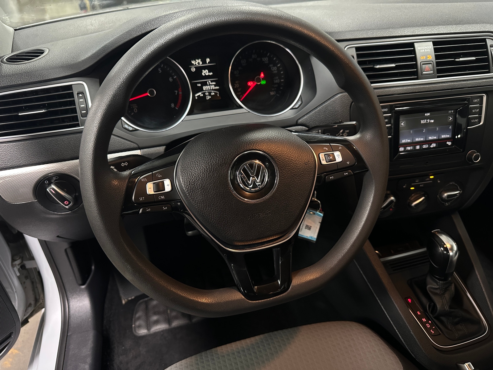 Thumbnail: 2017 Volkswagen Jetta - 5