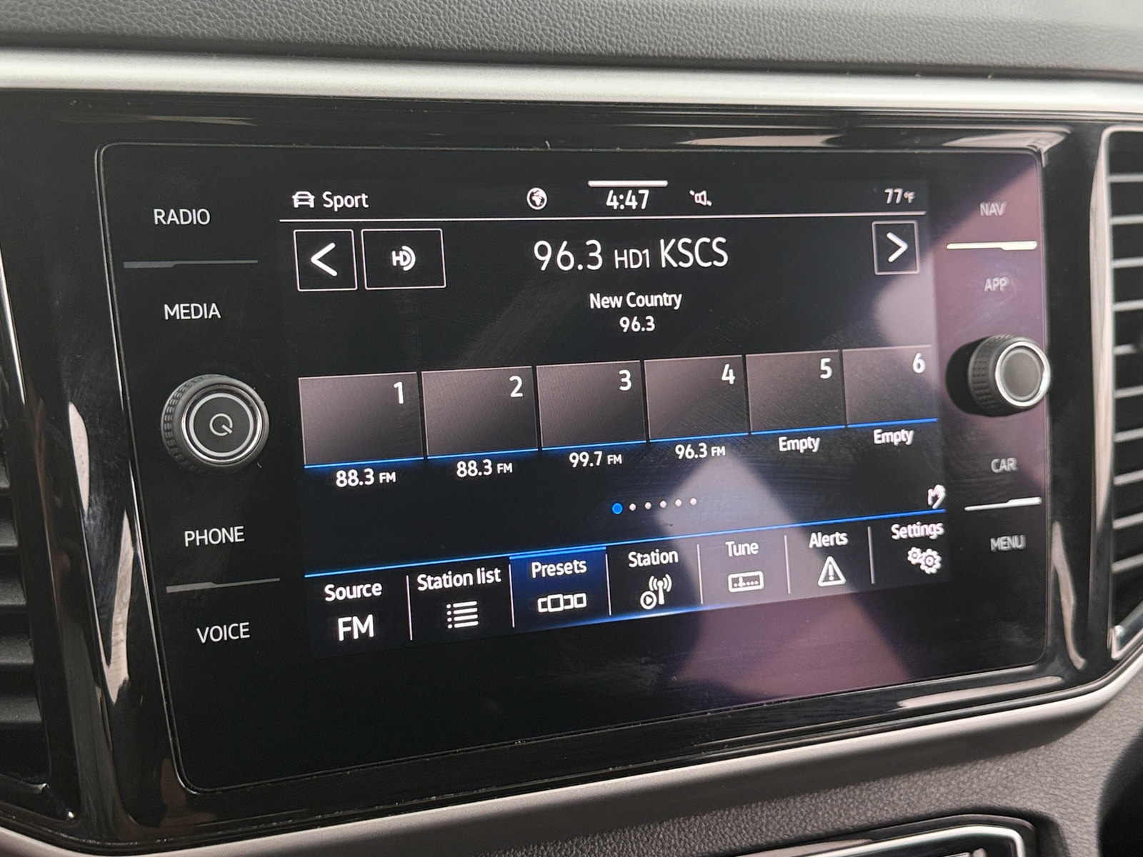 Thumbnail: 2022 Volkswagen Atlas - 3