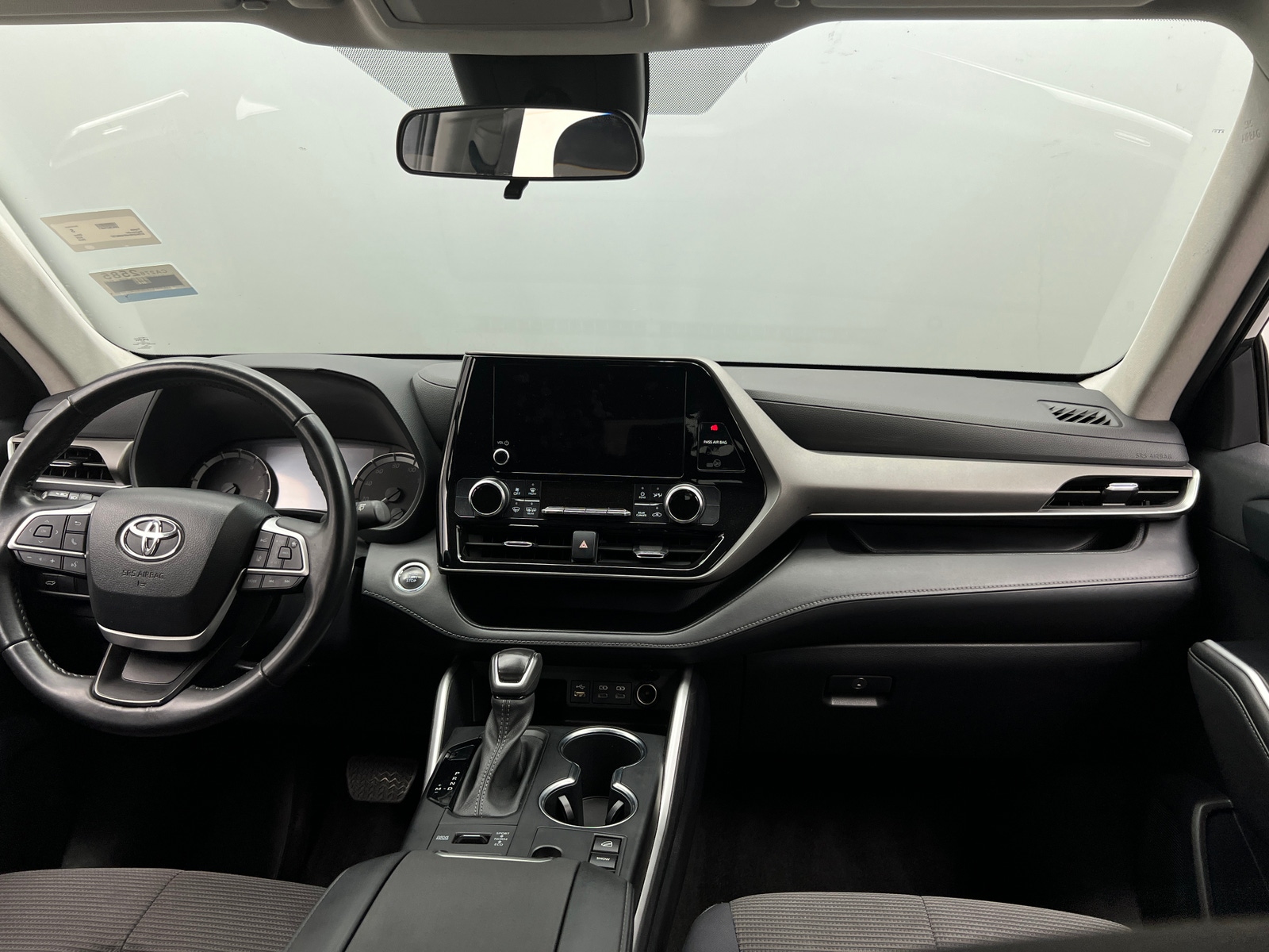 Thumbnail: 2023 Toyota Highlander - 3