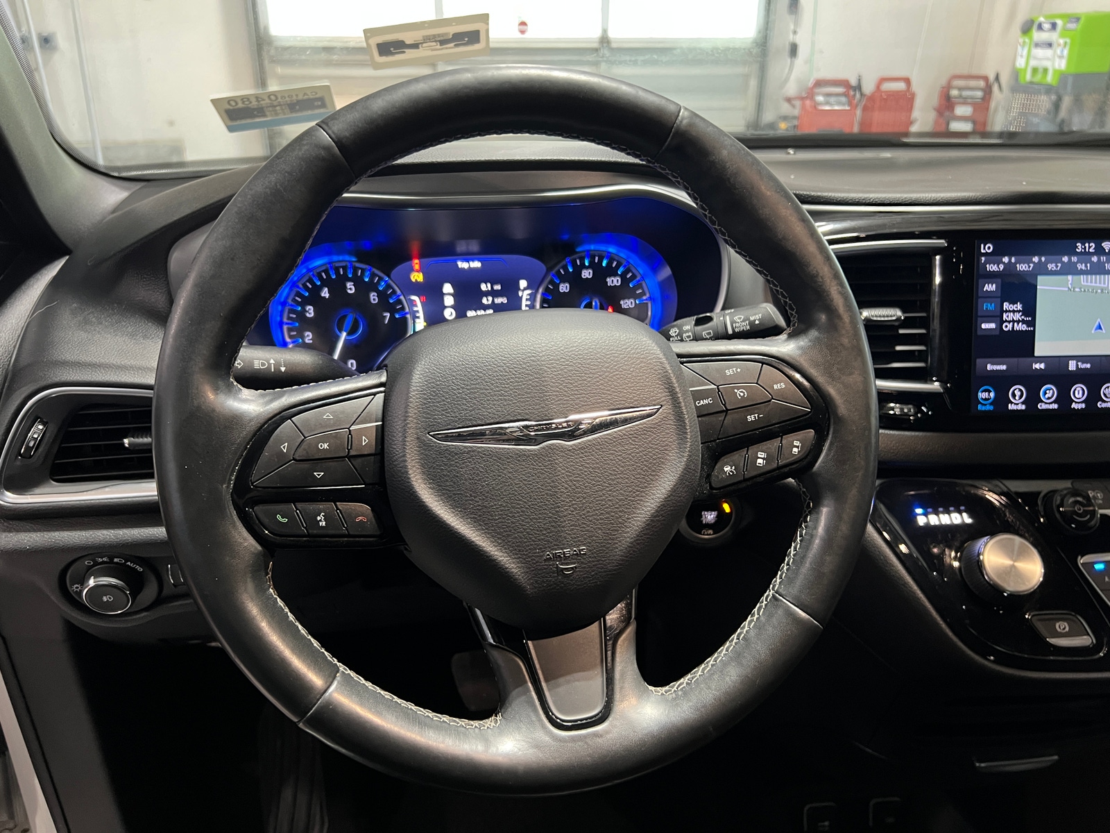 Thumbnail: 2019 Chrysler Pacifica - 4