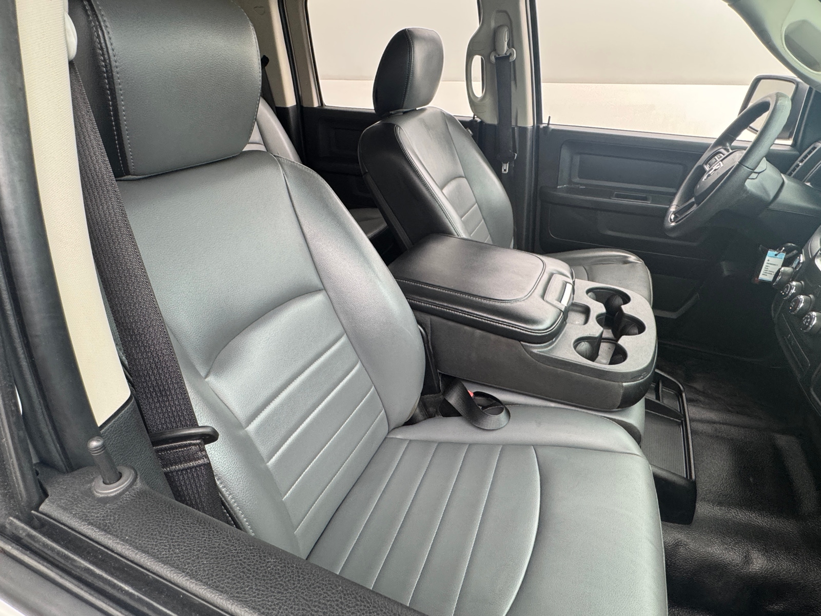 Thumbnail: 2021 RAM 1500 Classic - 2