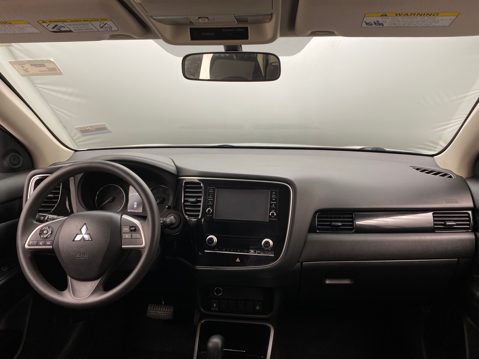 Thumbnail: 2020 Mitsubishi Outlander - 3