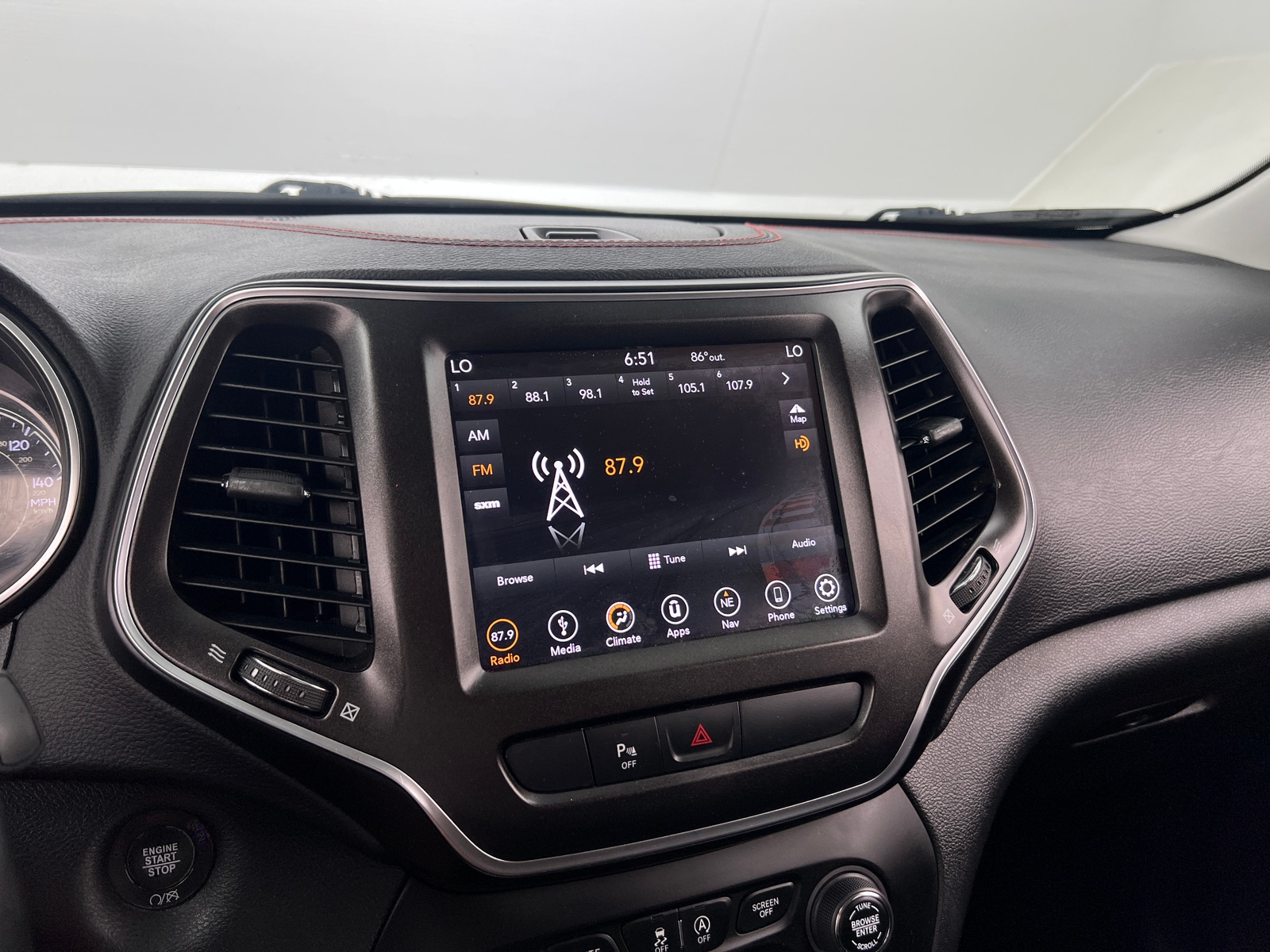 Thumbnail: 2019 Jeep Cherokee - 3