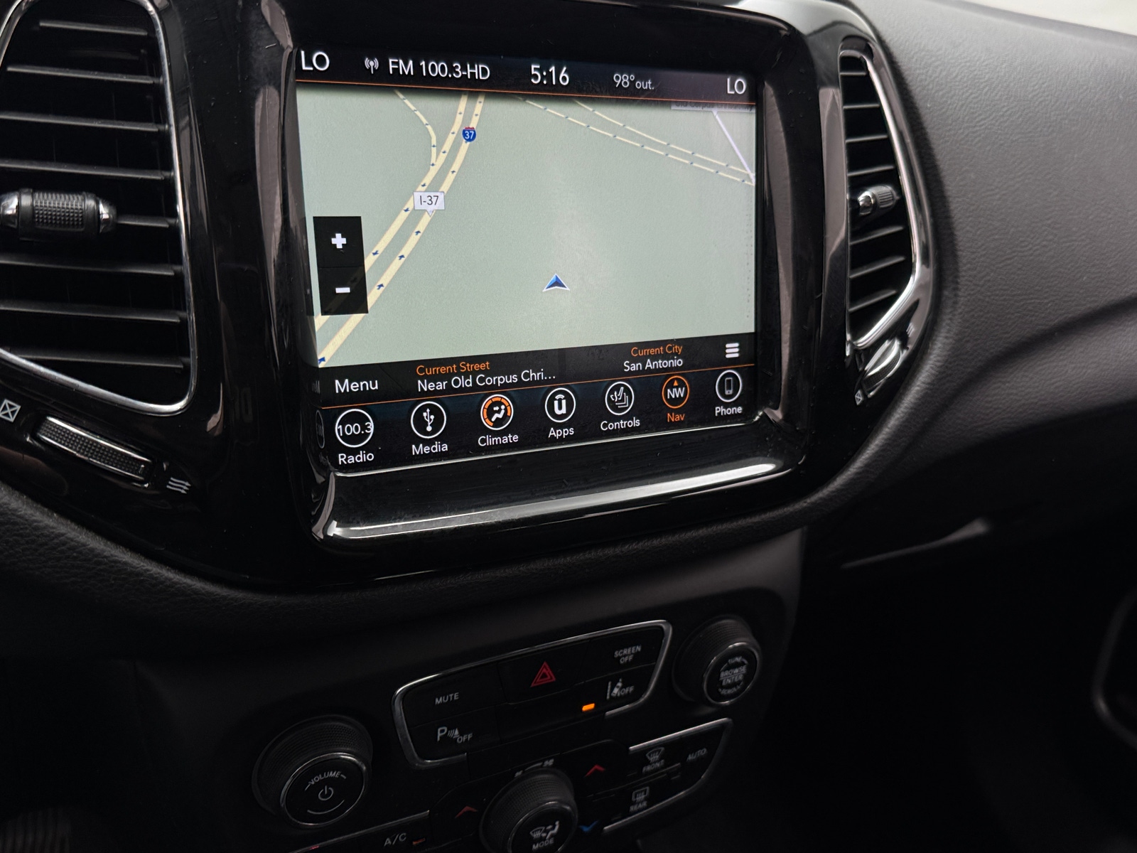 Thumbnail: 2018 Jeep Compass - 3