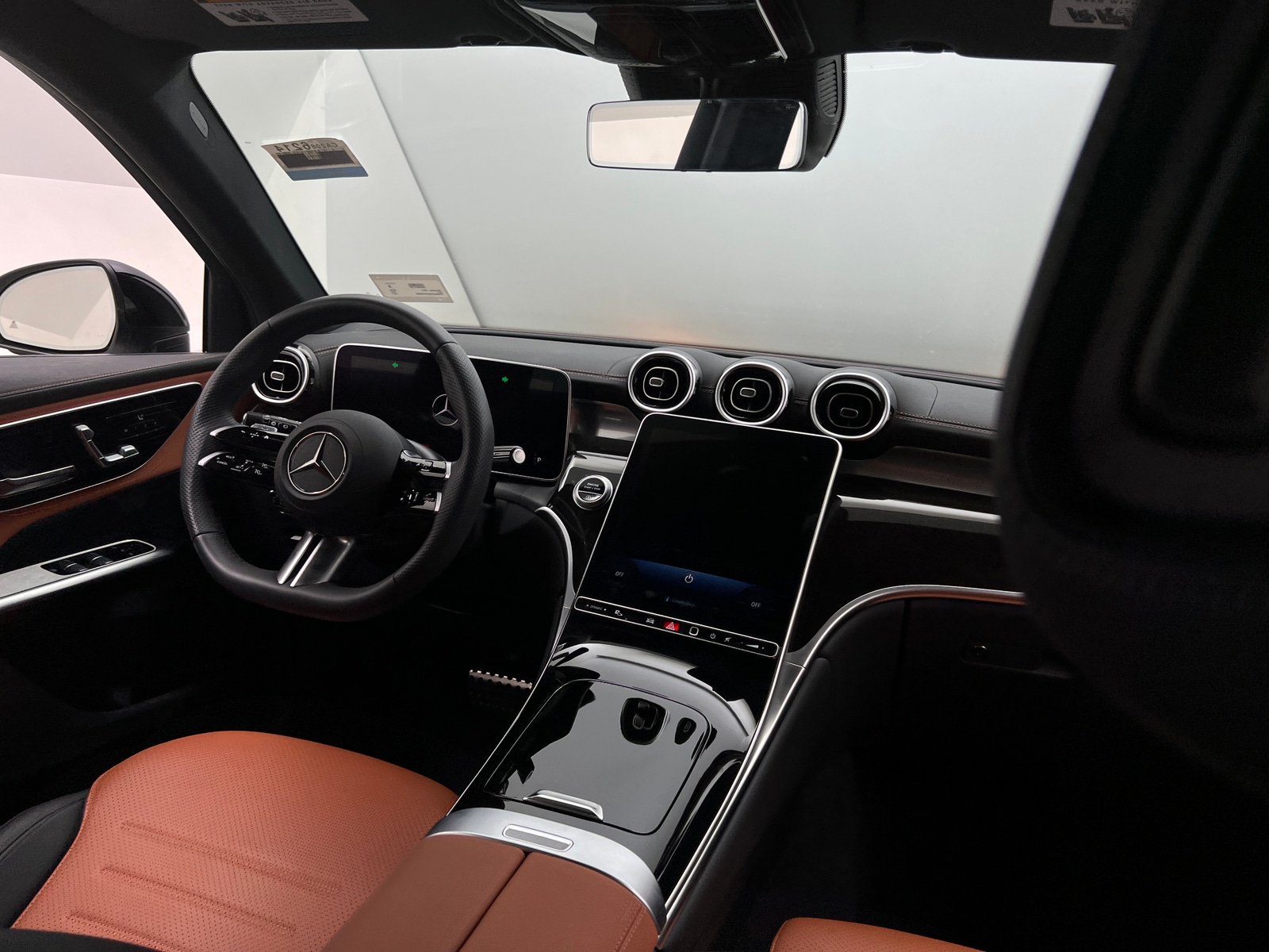 Thumbnail: 2024 Mercedes-Benz GLC - 2