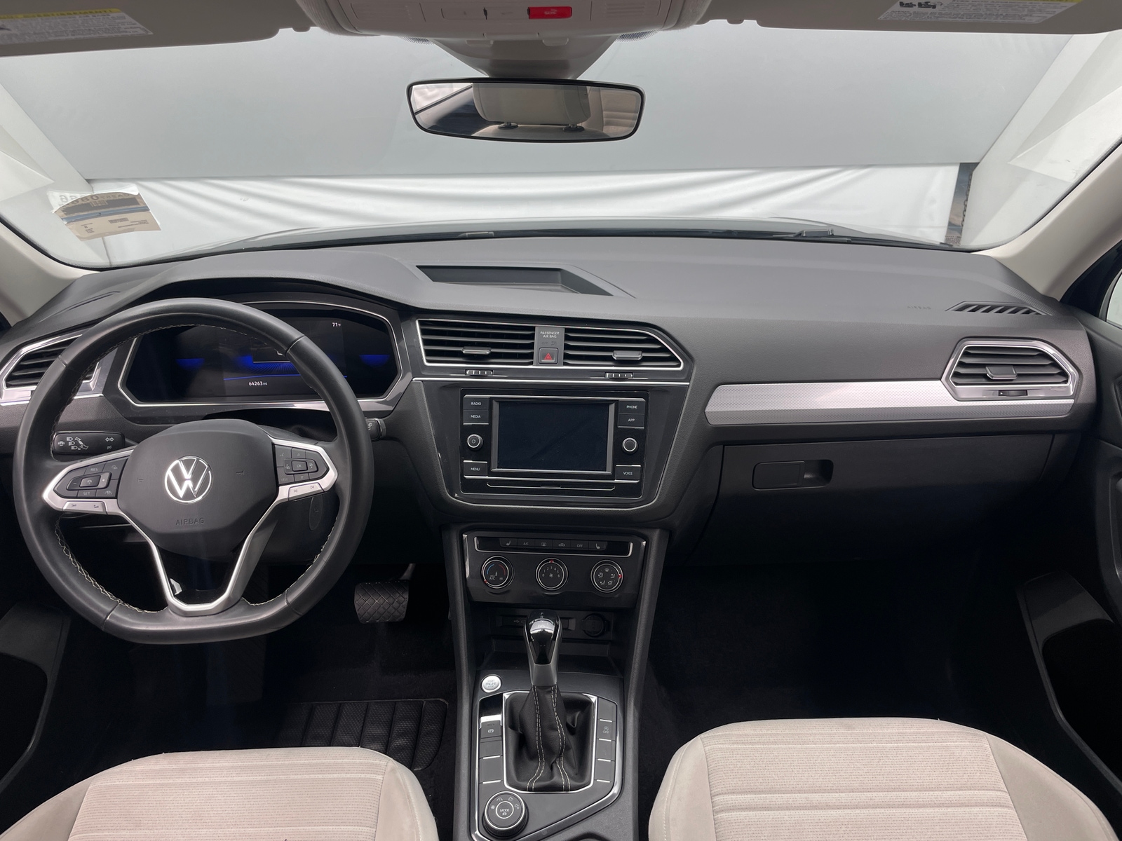 Thumbnail: 2024 Volkswagen Tiguan - 3