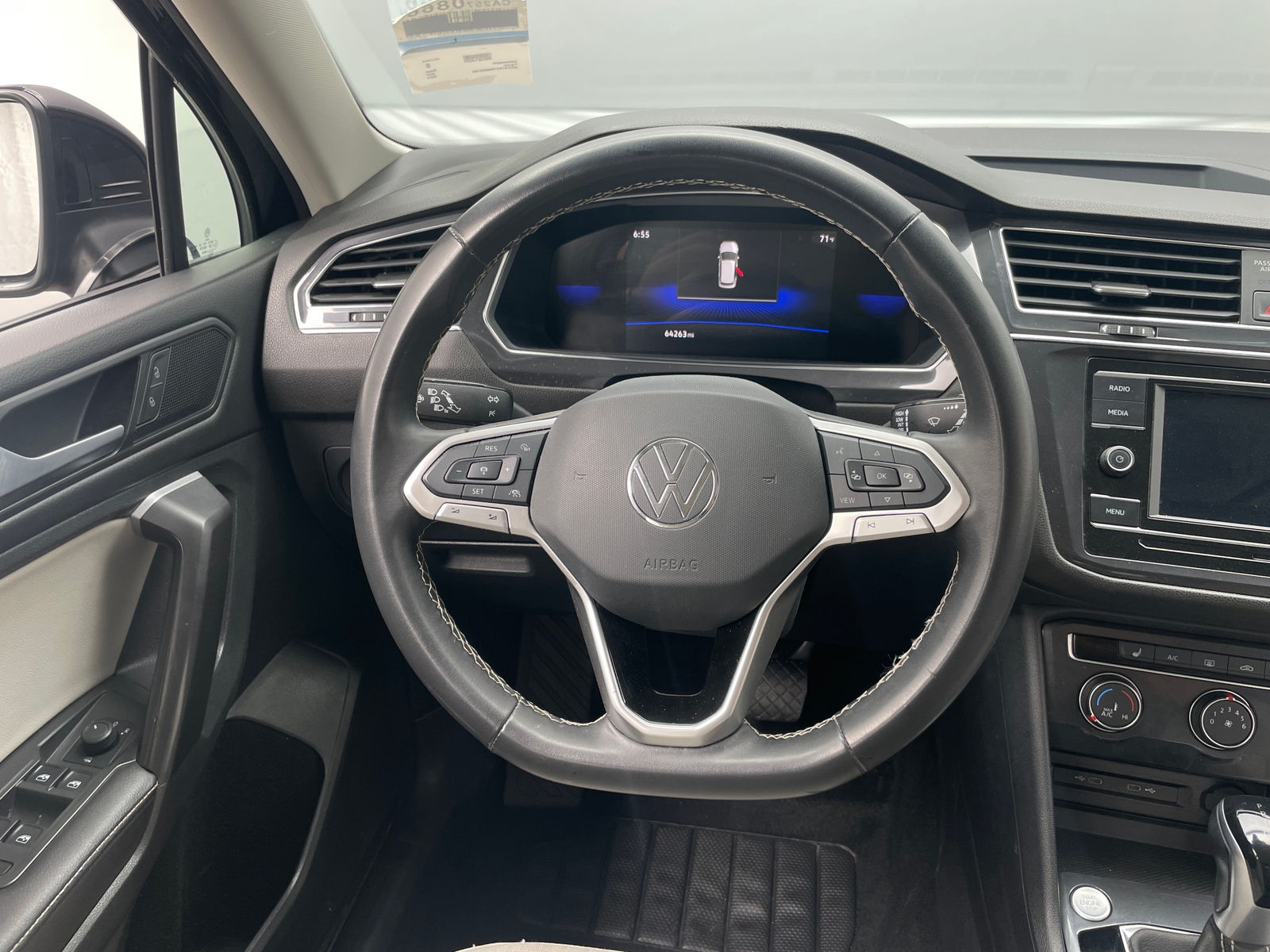 Thumbnail: 2024 Volkswagen Tiguan - 5