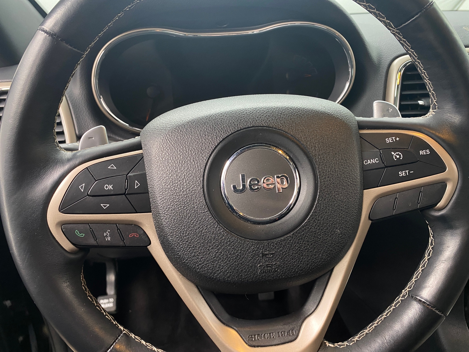 Thumbnail: 2017 Jeep Grand Cherokee - 4