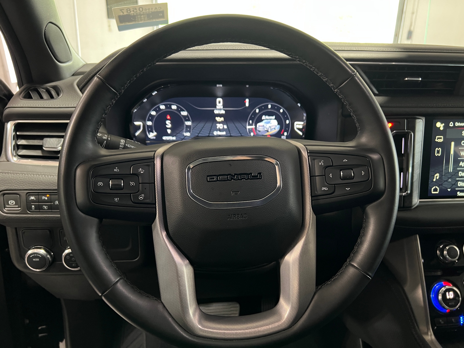 Thumbnail: 2023 GMC Yukon - 4