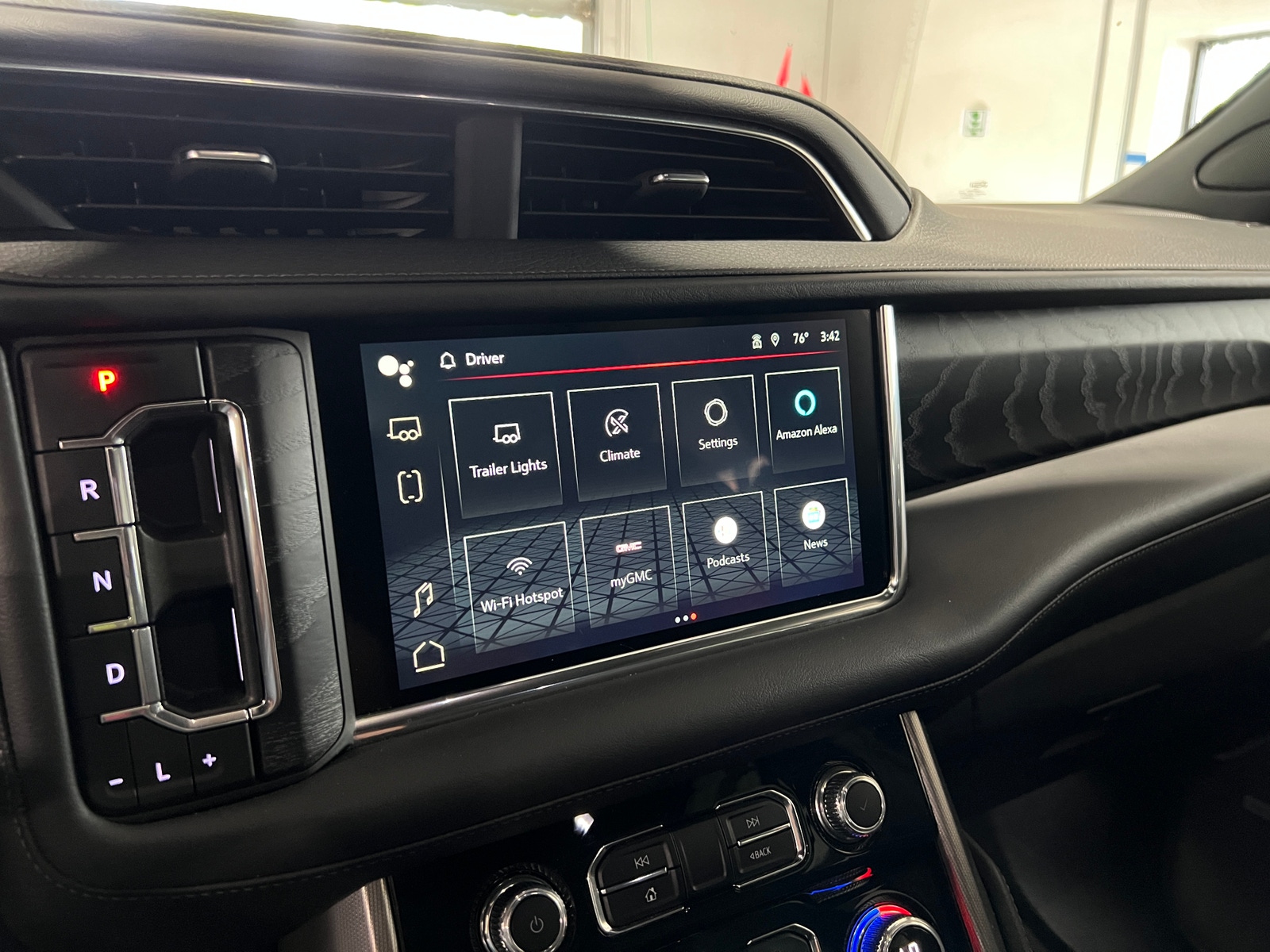 Thumbnail: 2023 GMC Yukon - 3
