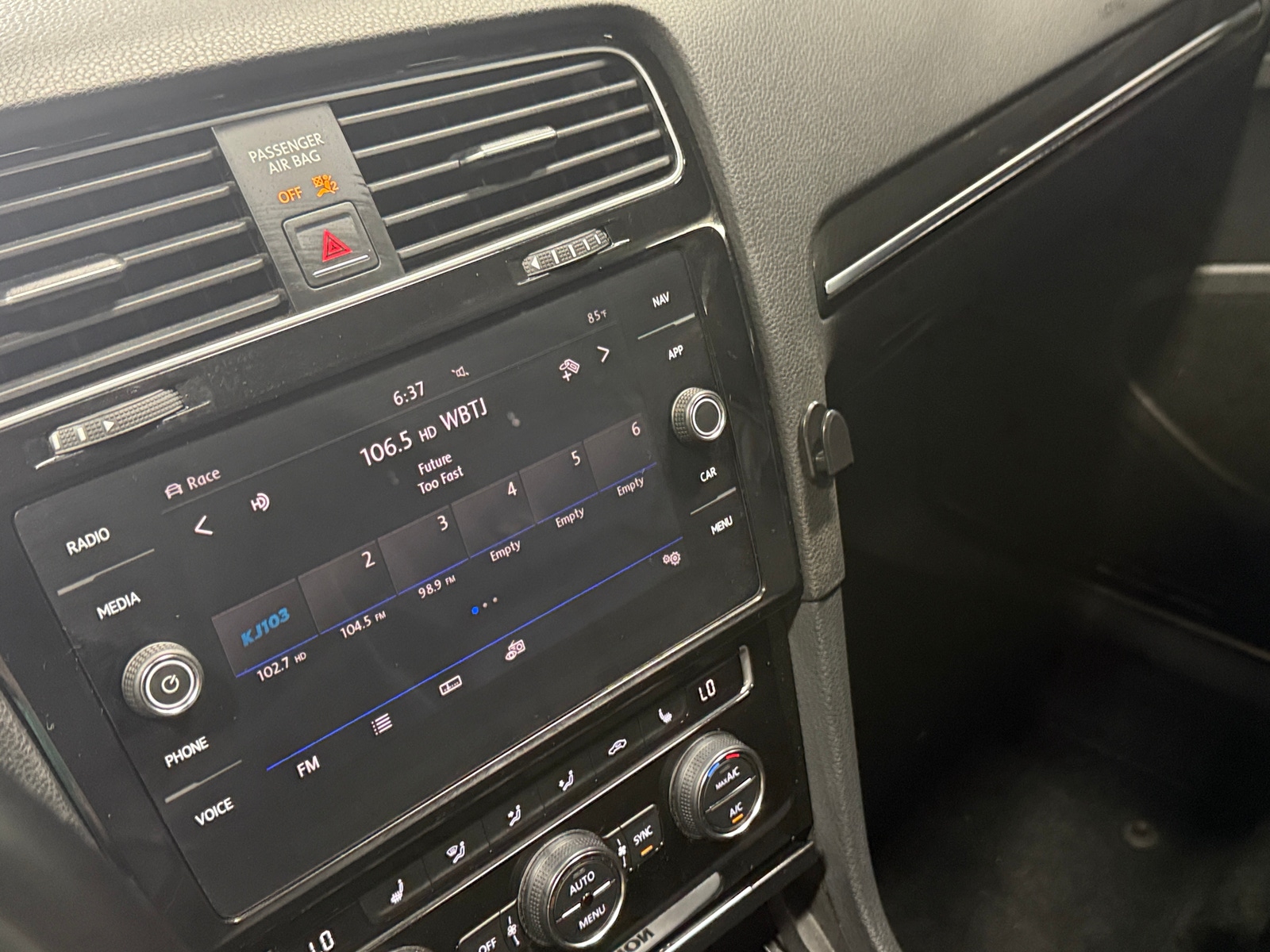 Thumbnail: 2018 Volkswagen Golf - 3