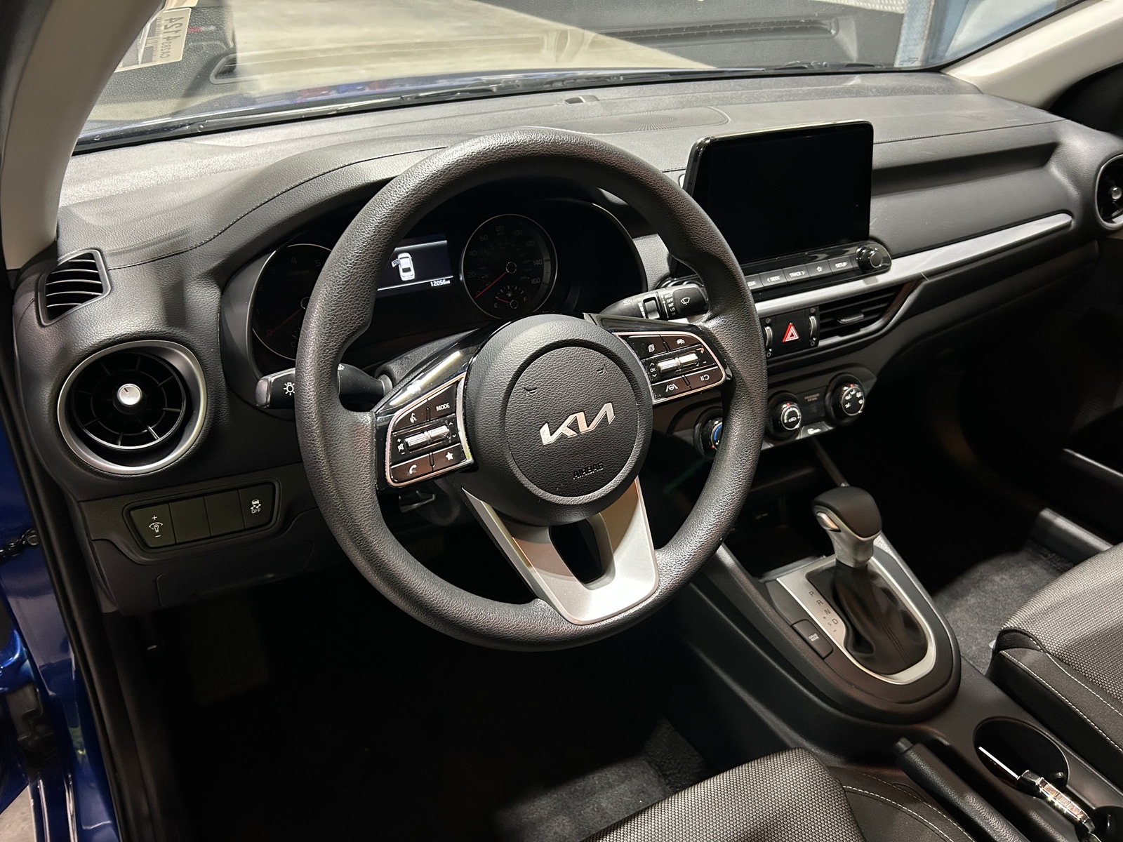 Thumbnail: 2023 Kia Forte - 5