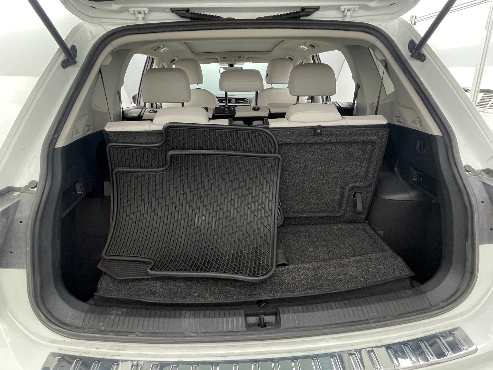 Thumbnail: 2021 Volkswagen Tiguan - 6