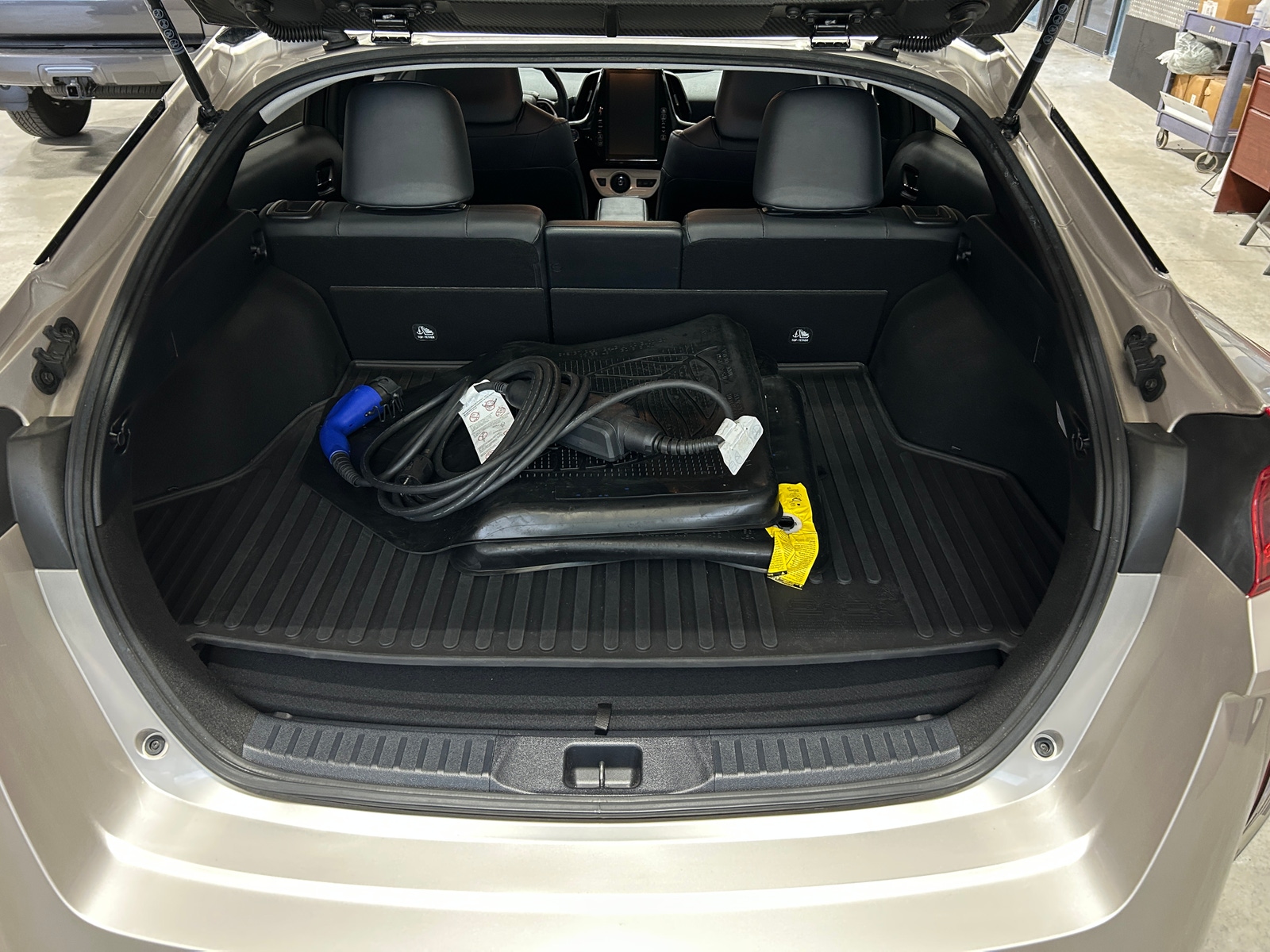 Thumbnail: 2018 Toyota Prius Prime - 6