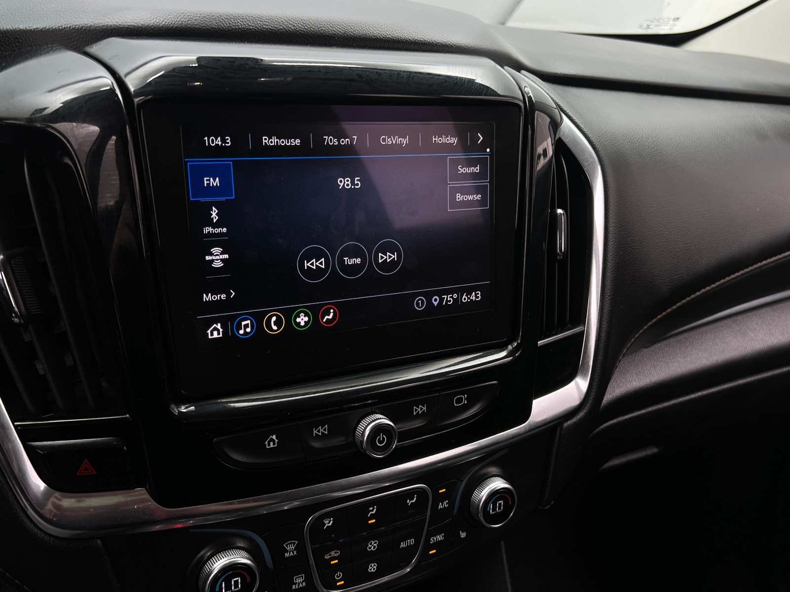 Thumbnail: 2020 Chevrolet Traverse - 4