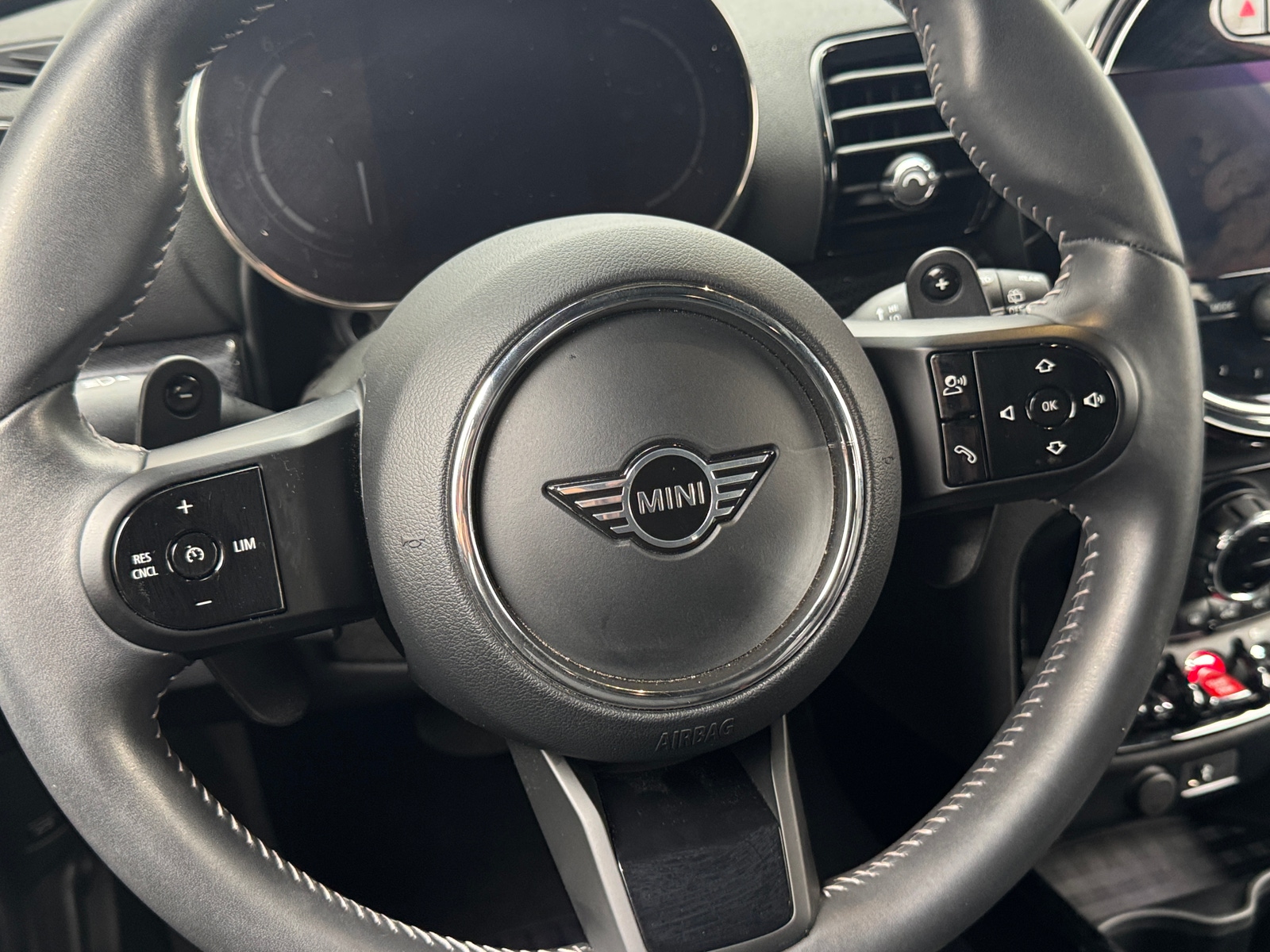 Thumbnail: 2023 MINI Cooper Clubman - 4
