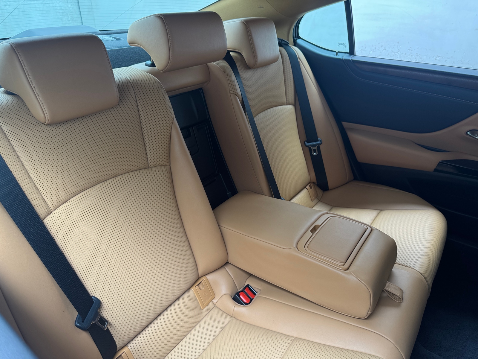Thumbnail: 2022 Lexus ES - 5