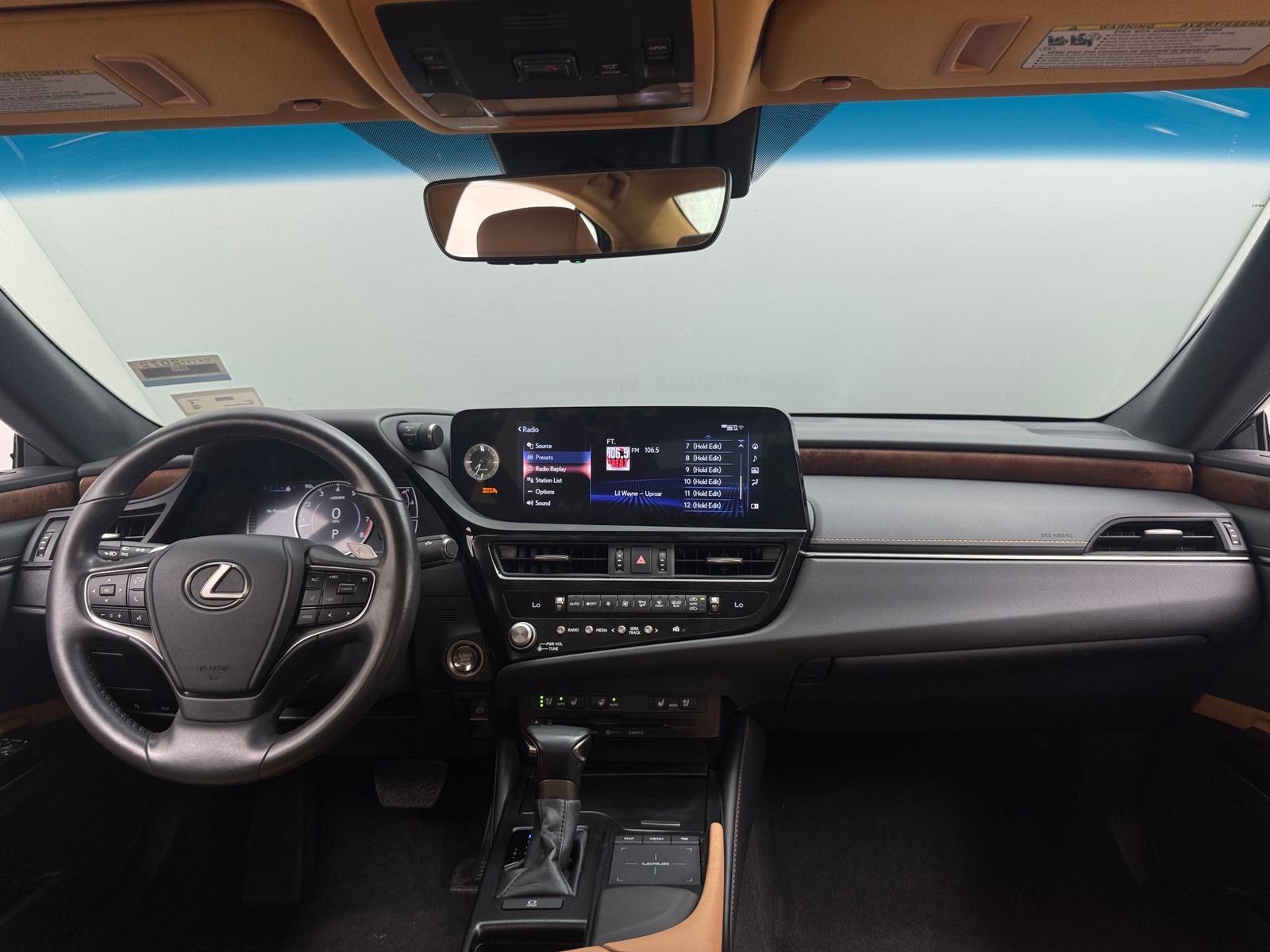 Thumbnail: 2022 Lexus ES - 2
