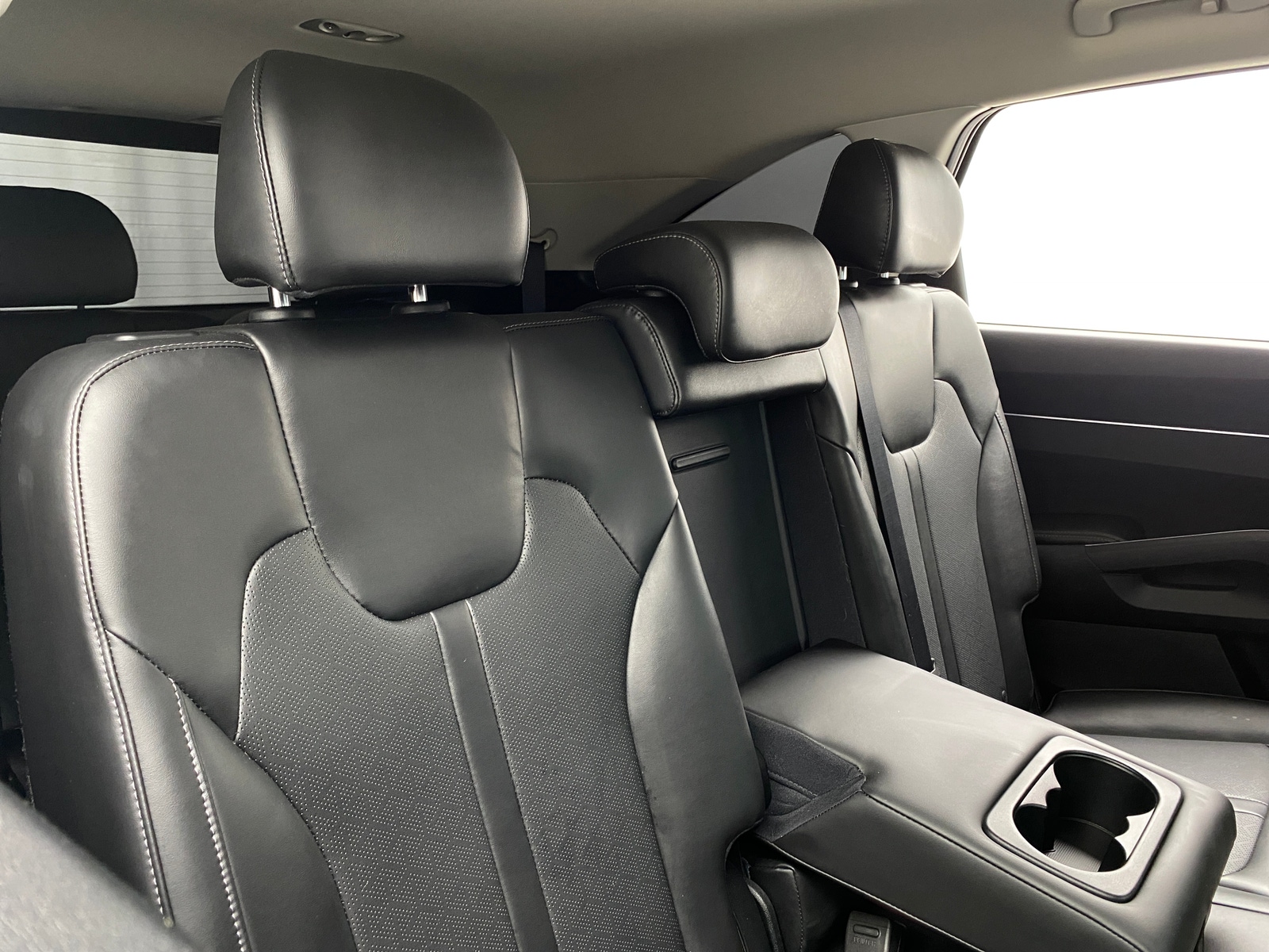 Thumbnail: 2023 Kia Sorento - 5