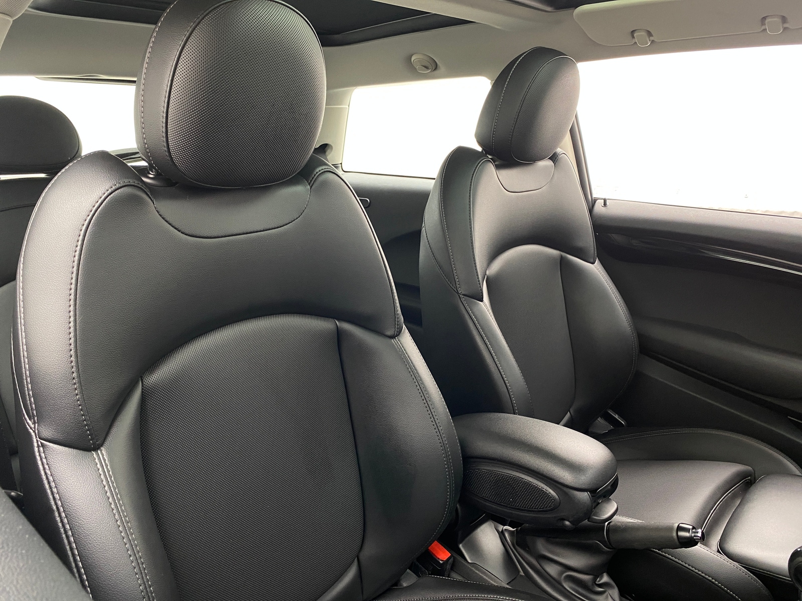 Thumbnail: 2016 MINI Cooper Hardtop - 2