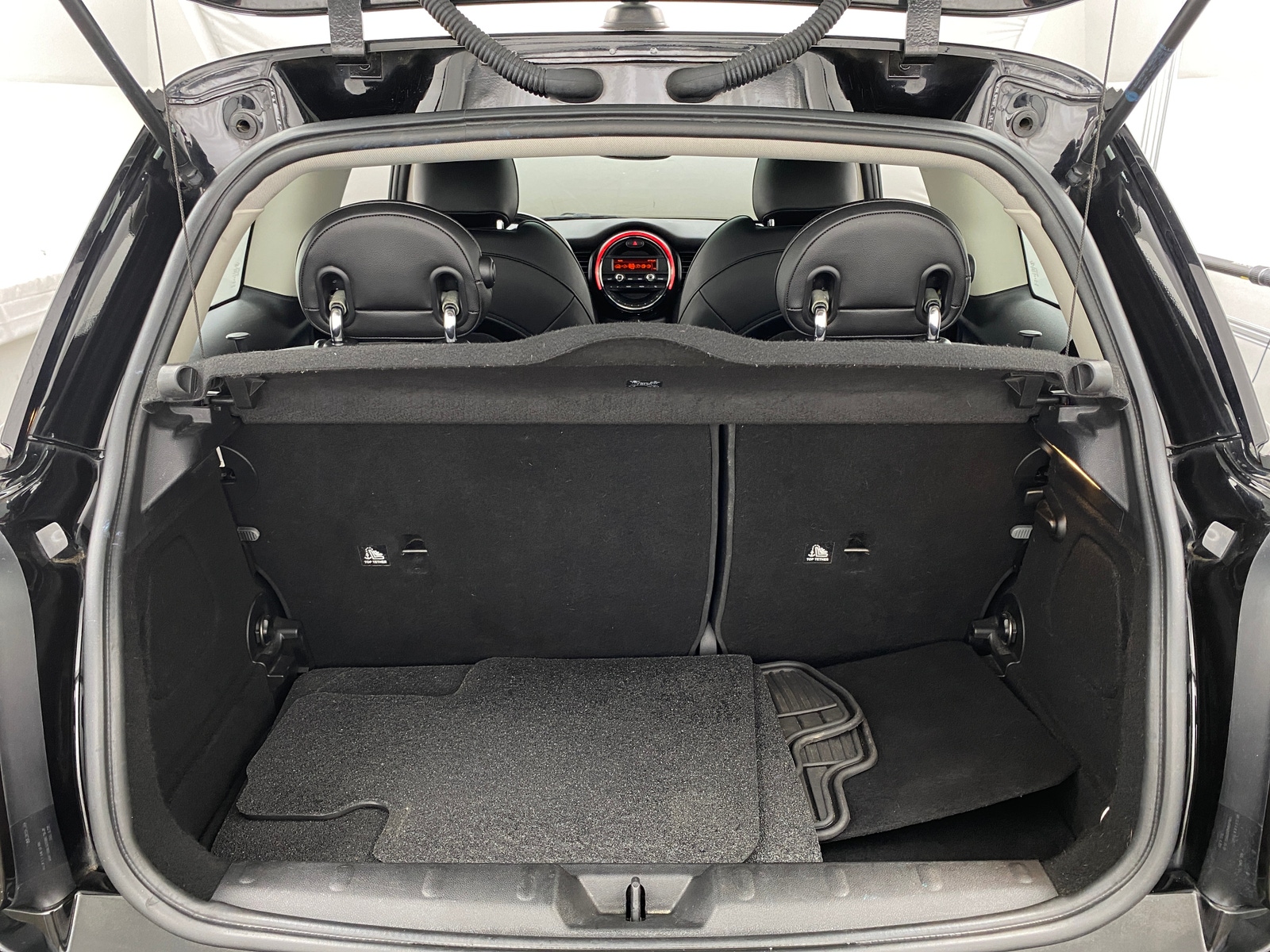 Thumbnail: 2016 MINI Cooper Hardtop - 7