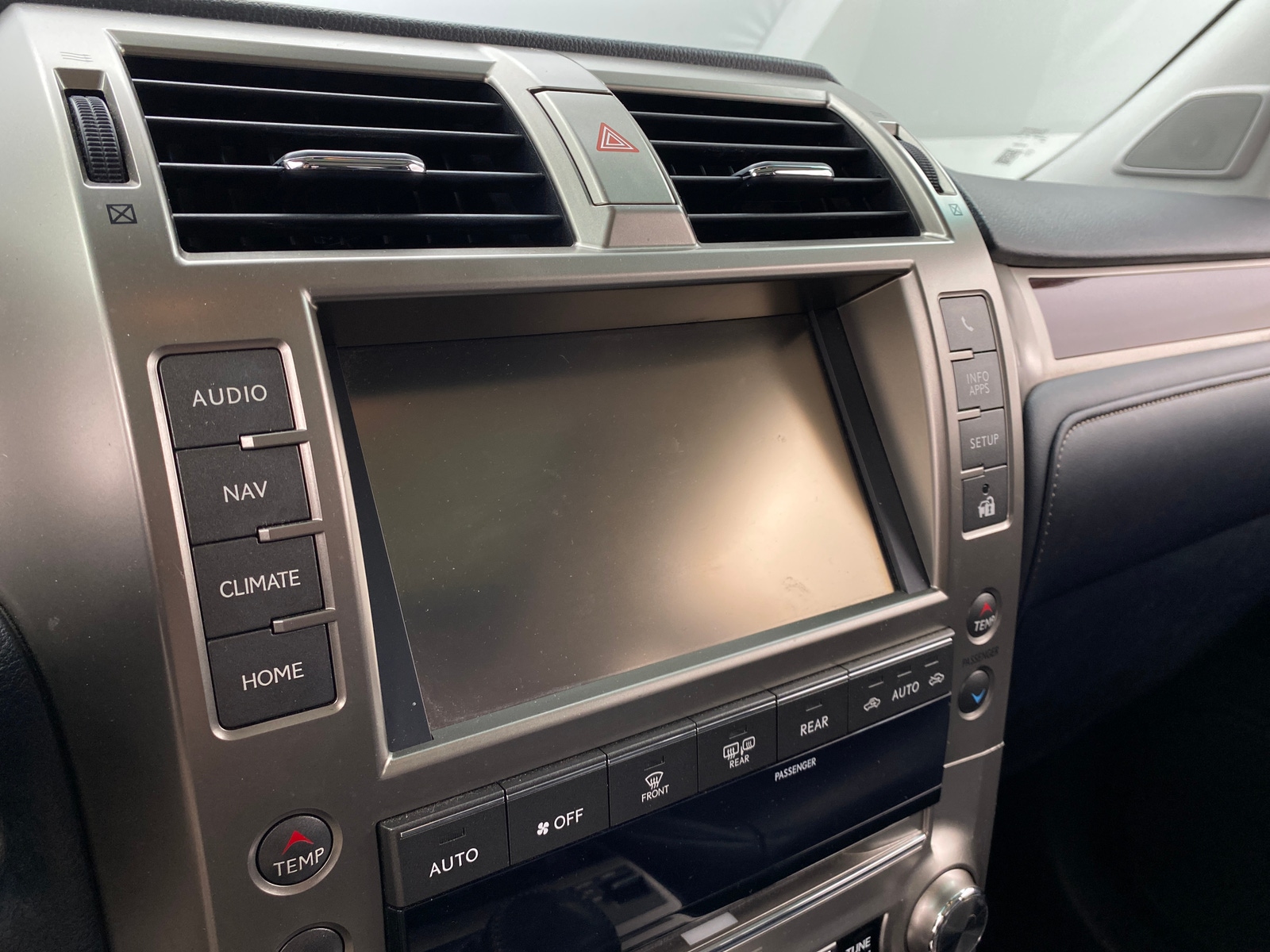 Thumbnail: 2018 Lexus GX - 3