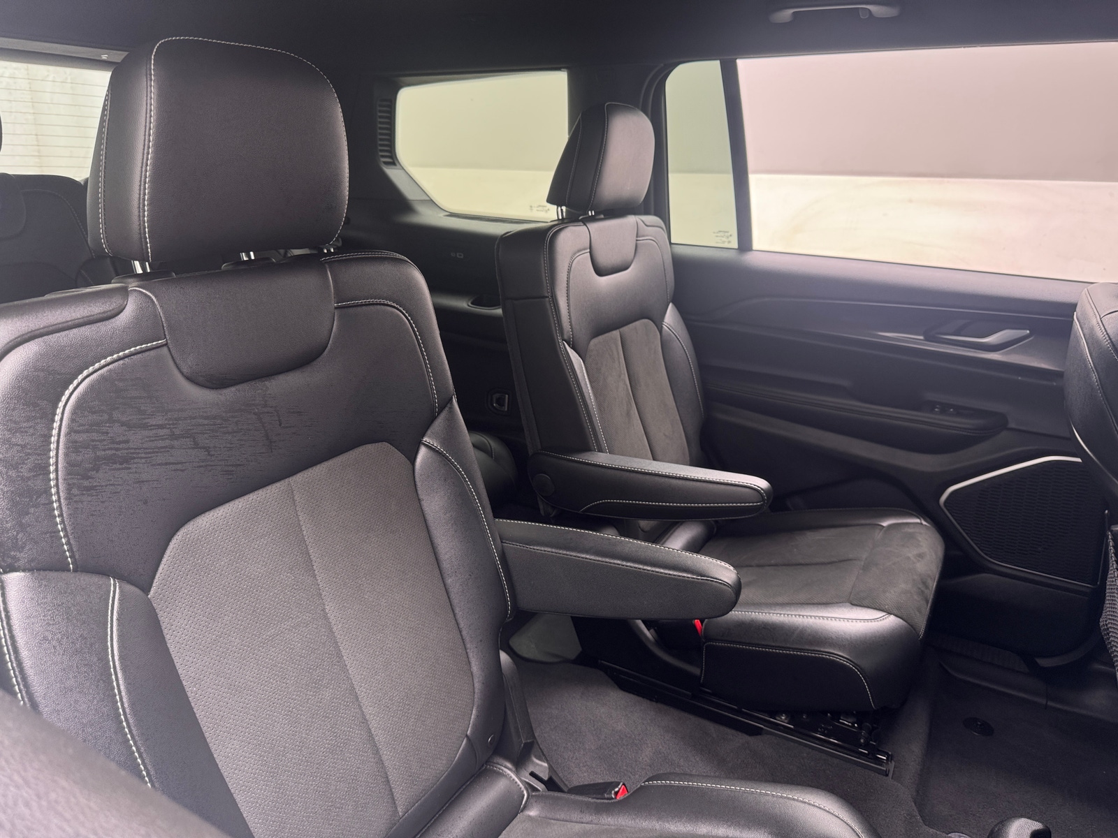 Thumbnail: 2022 Jeep Grand Cherokee L - 5