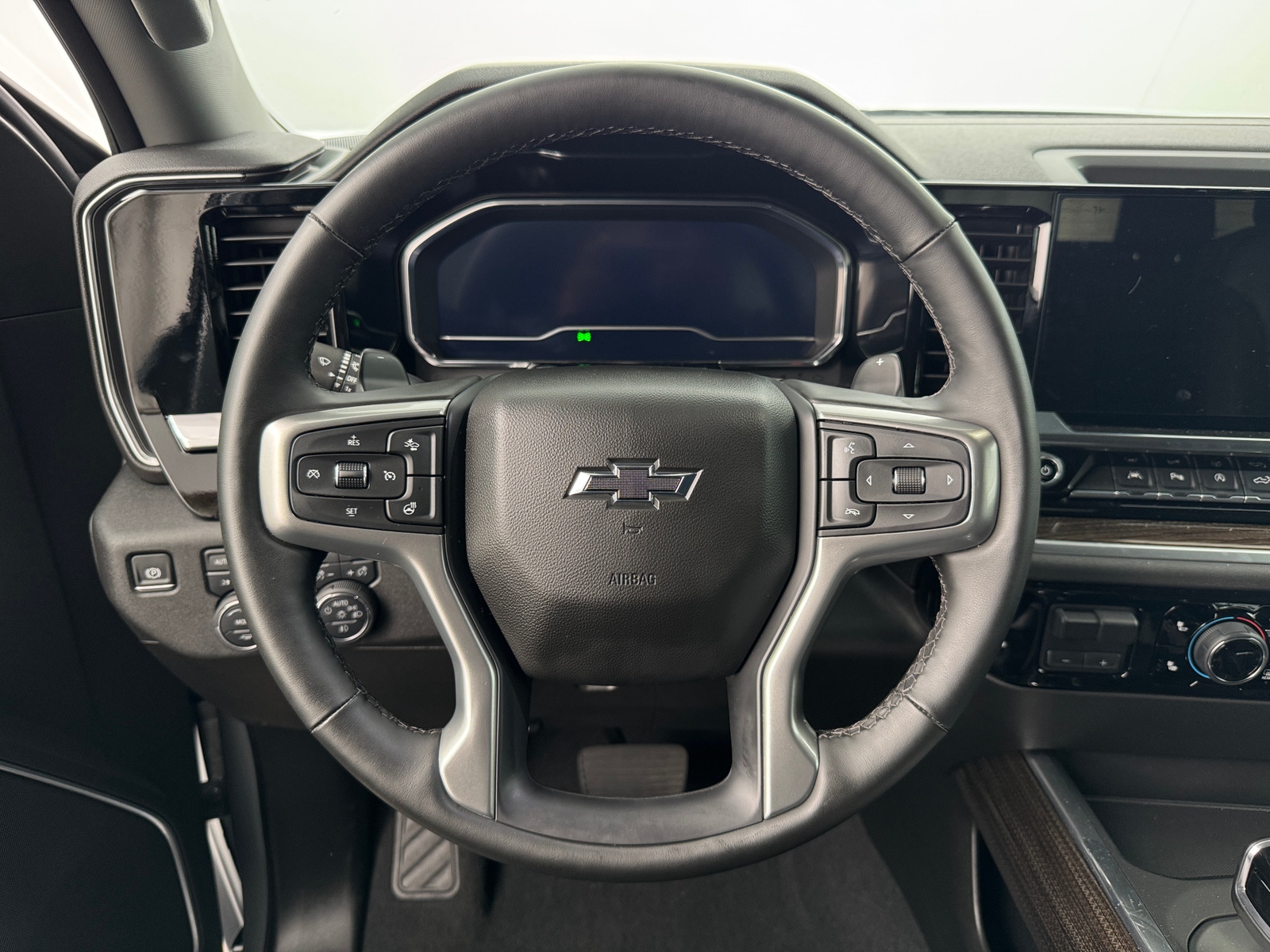 Thumbnail: 2025 Chevrolet Silverado 1500 - 4
