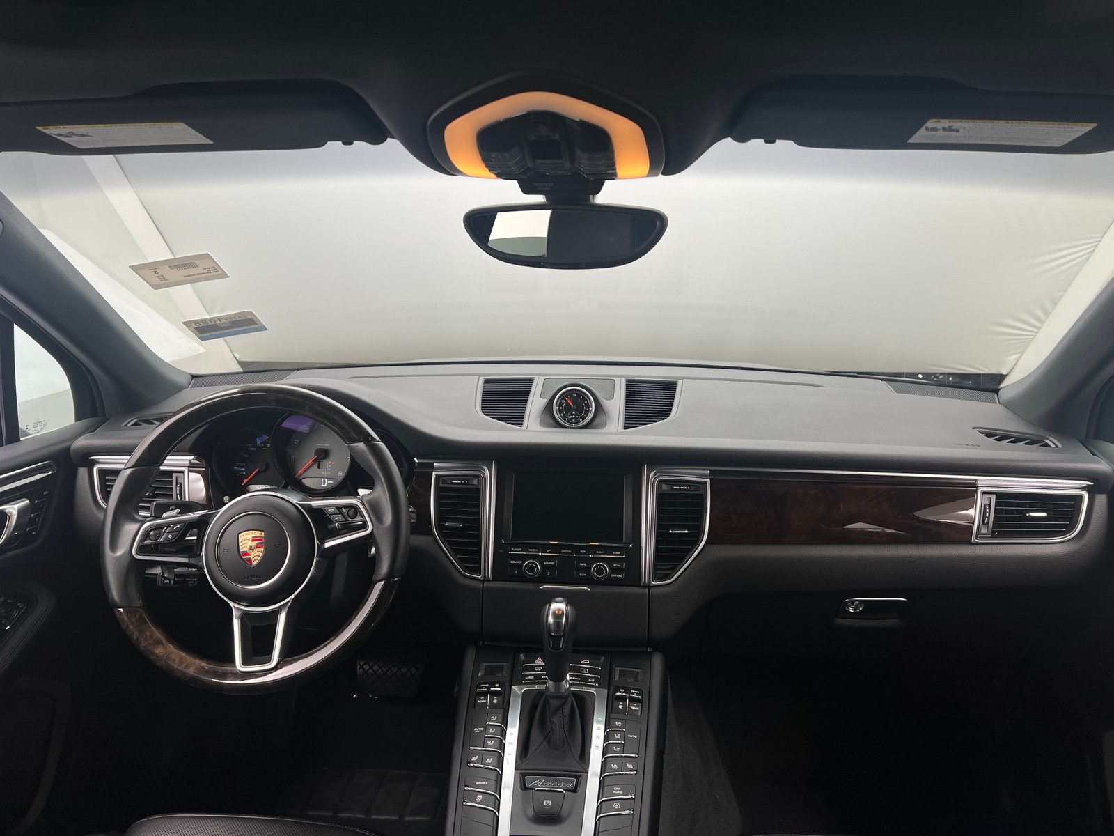 Thumbnail: 2016 Porsche Macan - 2