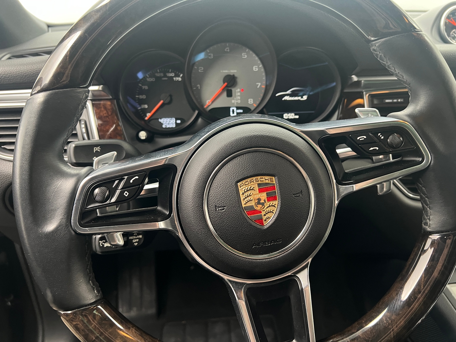Thumbnail: 2016 Porsche Macan - 4