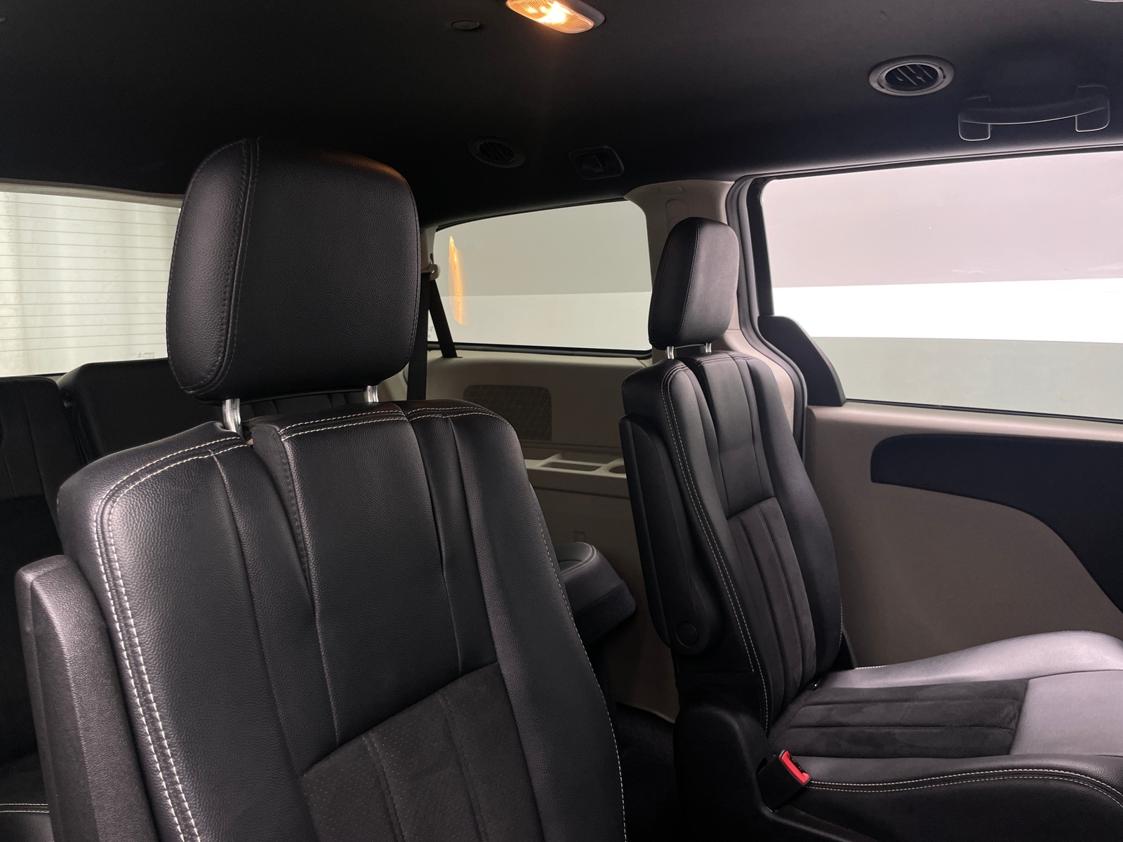 Thumbnail: 2017 Dodge Grand Caravan - 5