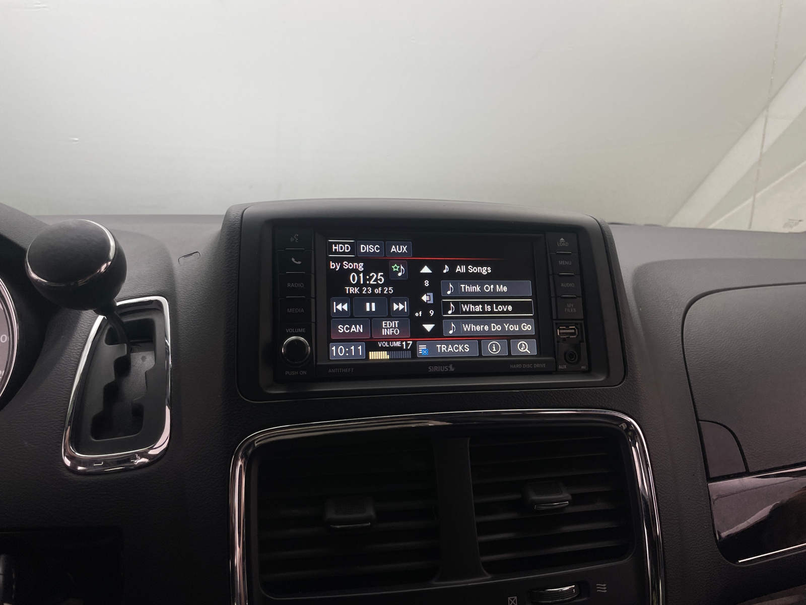 Thumbnail: 2017 Dodge Grand Caravan - 3