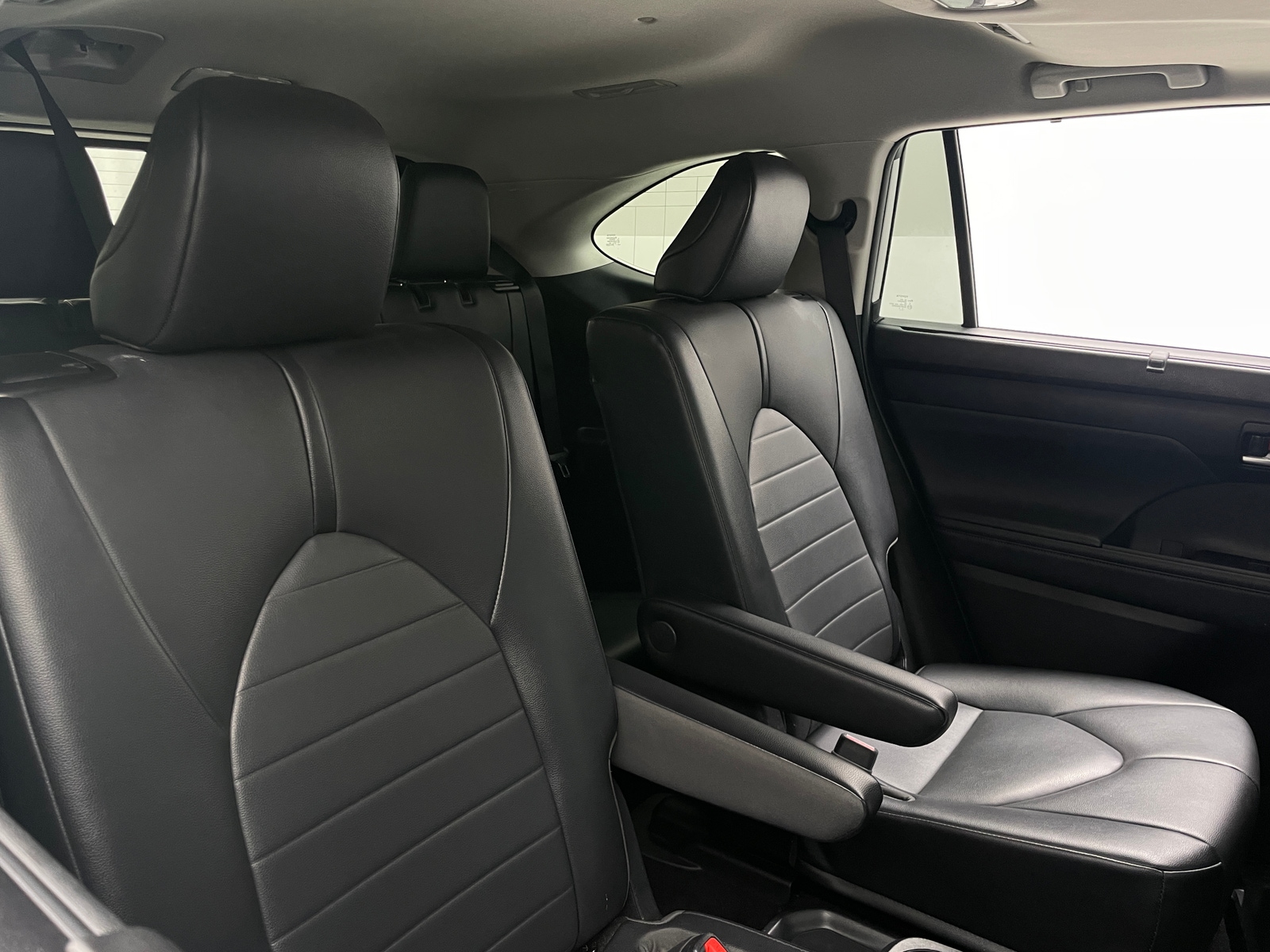 Thumbnail: 2021 Toyota Highlander - 5
