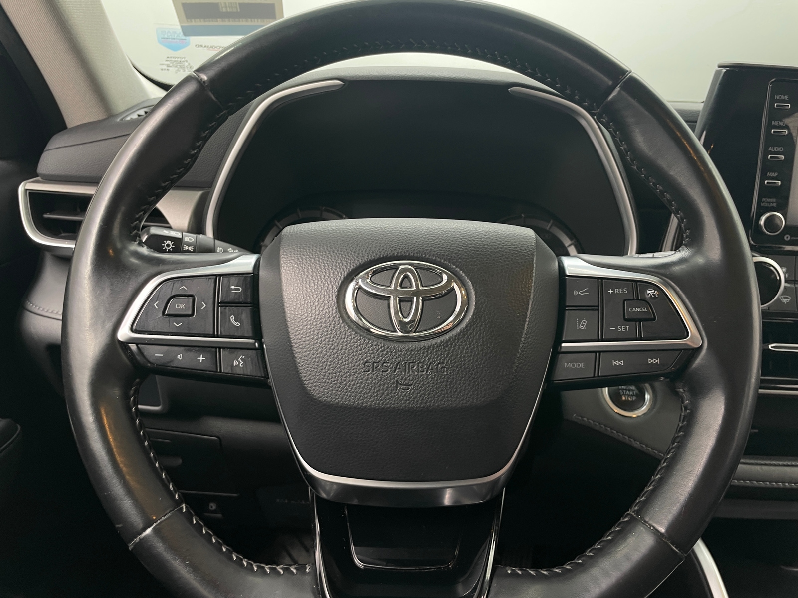 Thumbnail: 2021 Toyota Highlander - 4