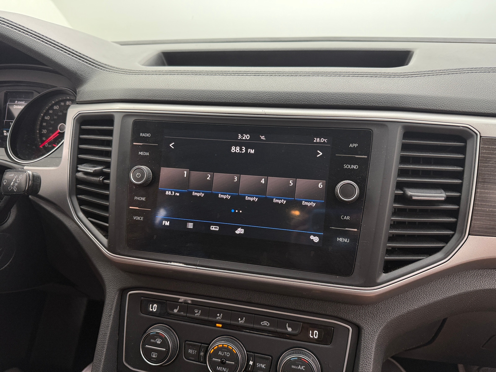 Thumbnail: 2018 Volkswagen Atlas - 3