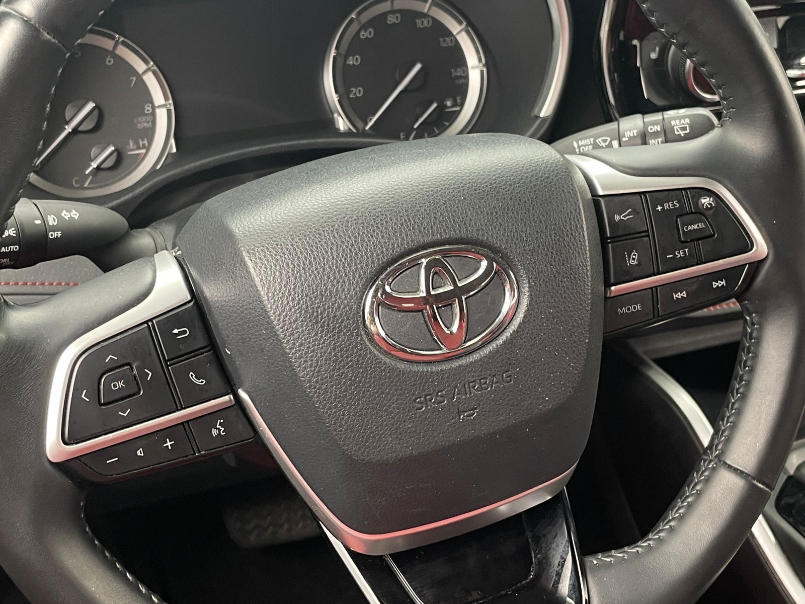 Thumbnail: 2022 Toyota Highlander - 4