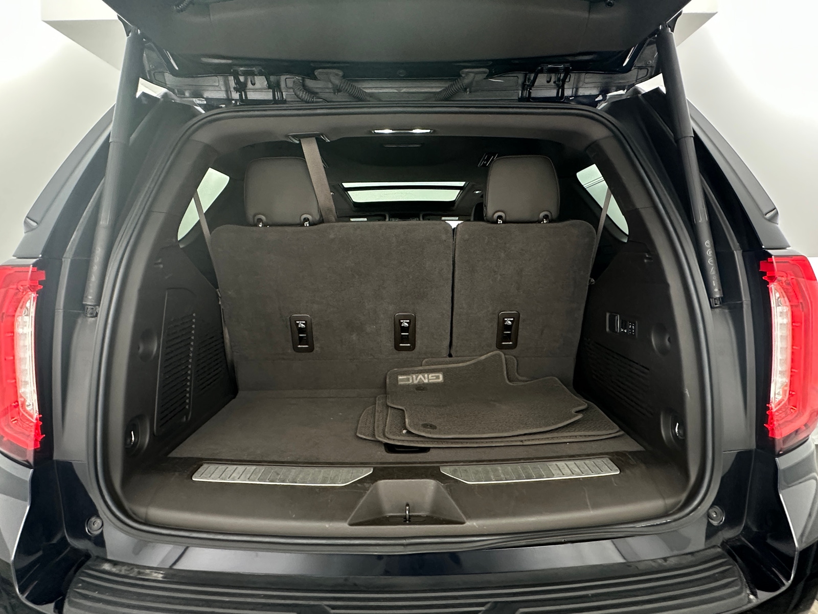Thumbnail: 2023 GMC Yukon - 6