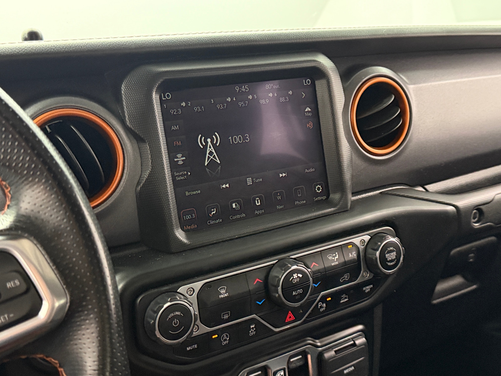 Thumbnail: 2021 Jeep Gladiator - 3