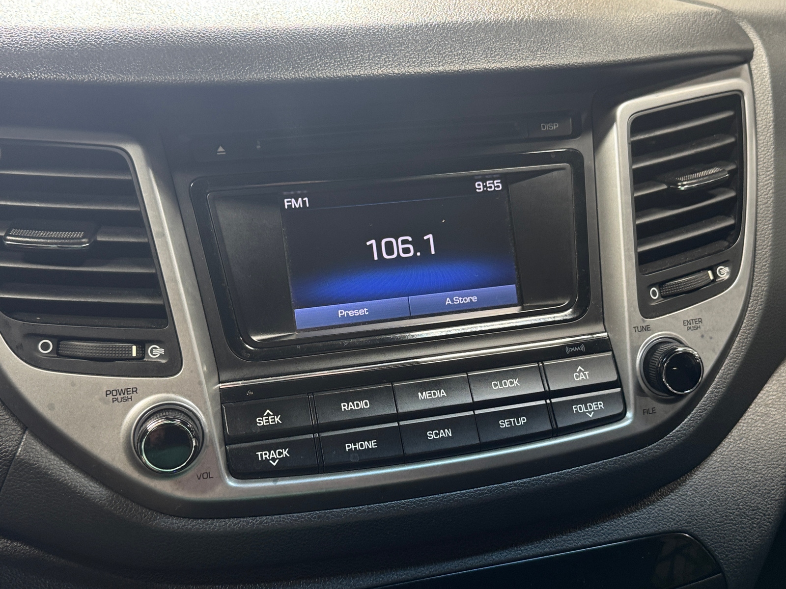 Thumbnail: 2017 Hyundai Tucson - 4