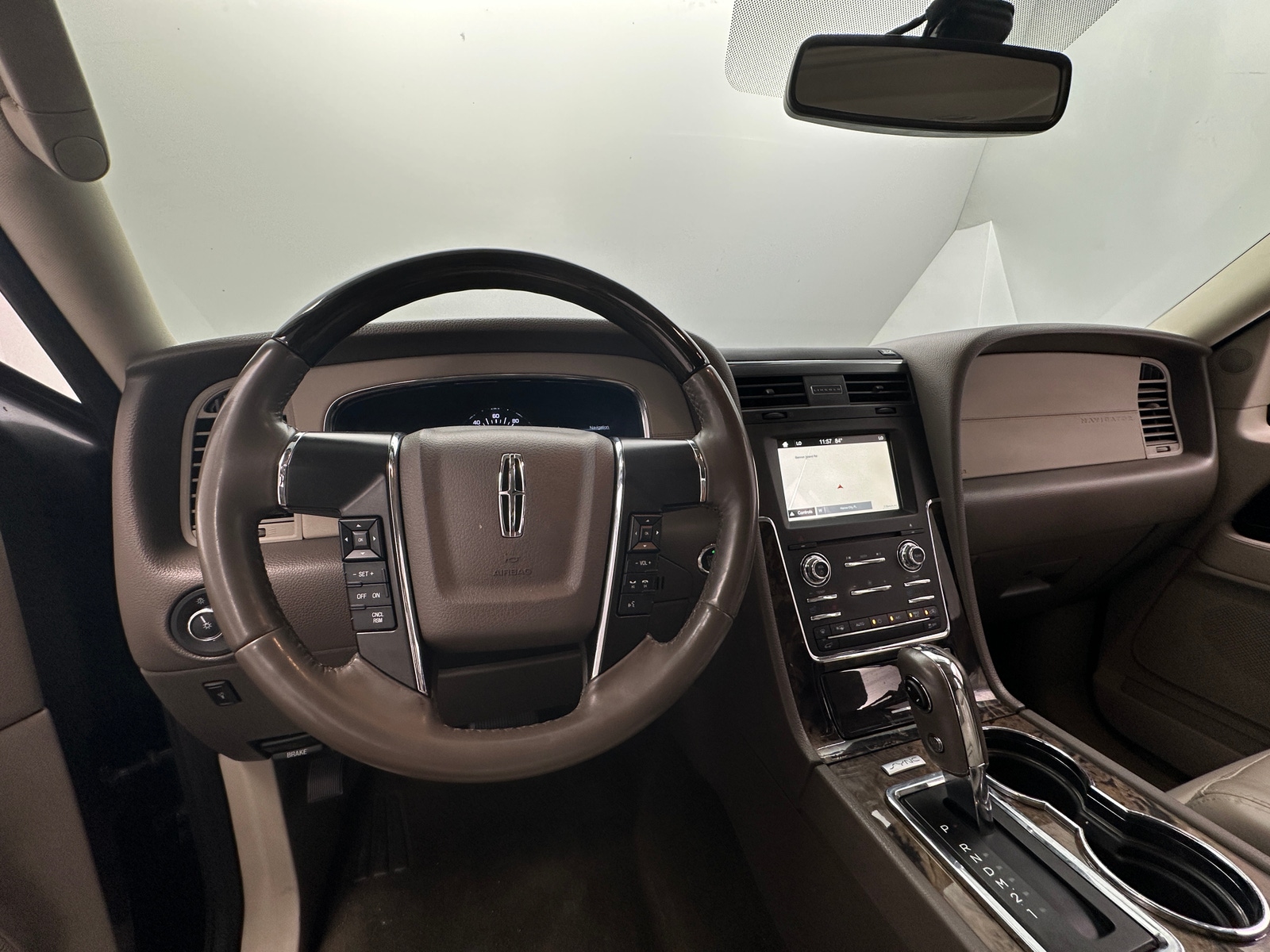 Thumbnail: 2016 Lincoln Navigator - 3