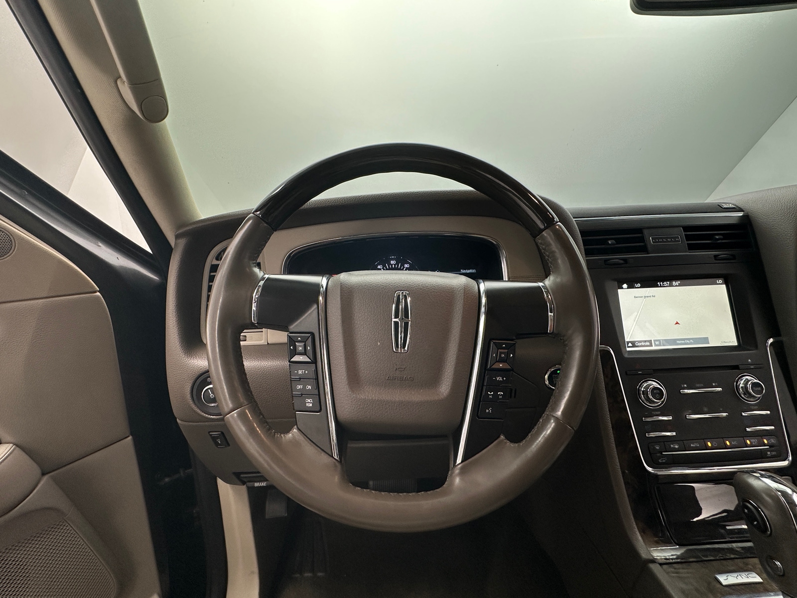 Thumbnail: 2016 Lincoln Navigator - 5