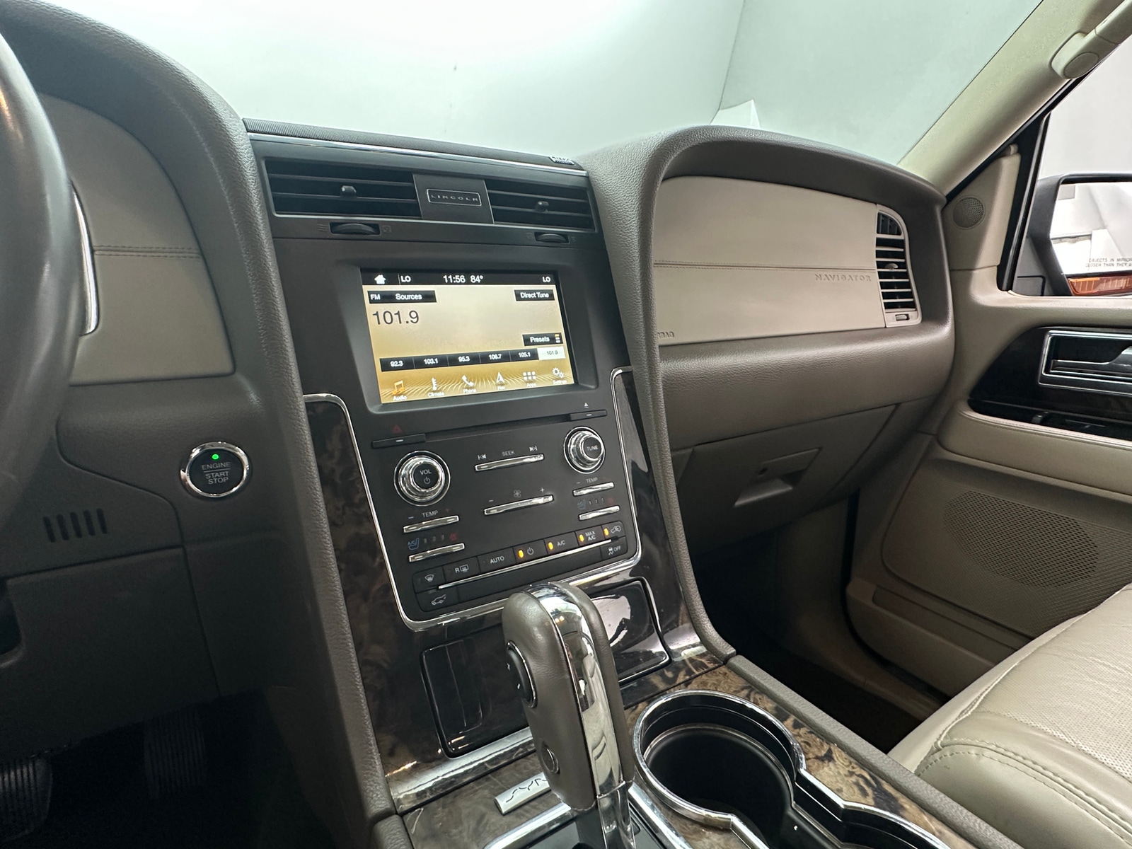 Thumbnail: 2016 Lincoln Navigator - 4